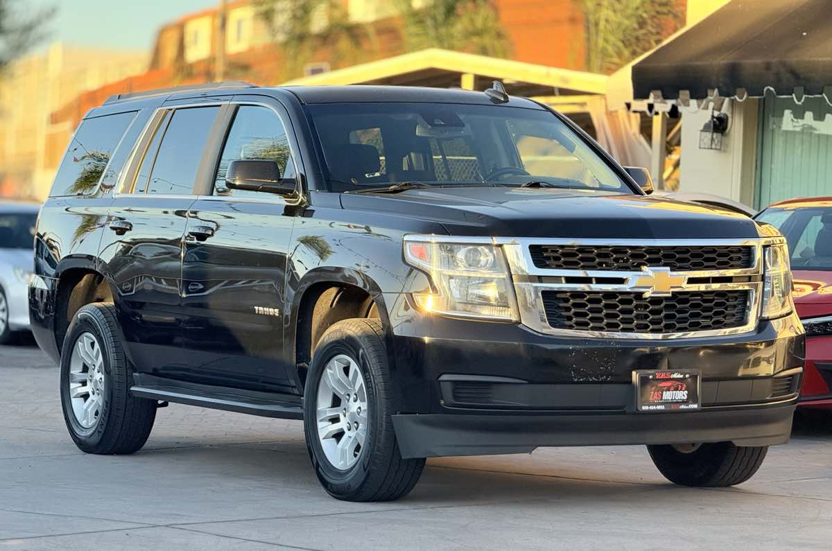 2019 Chevrolet Tahoe LT photo 4