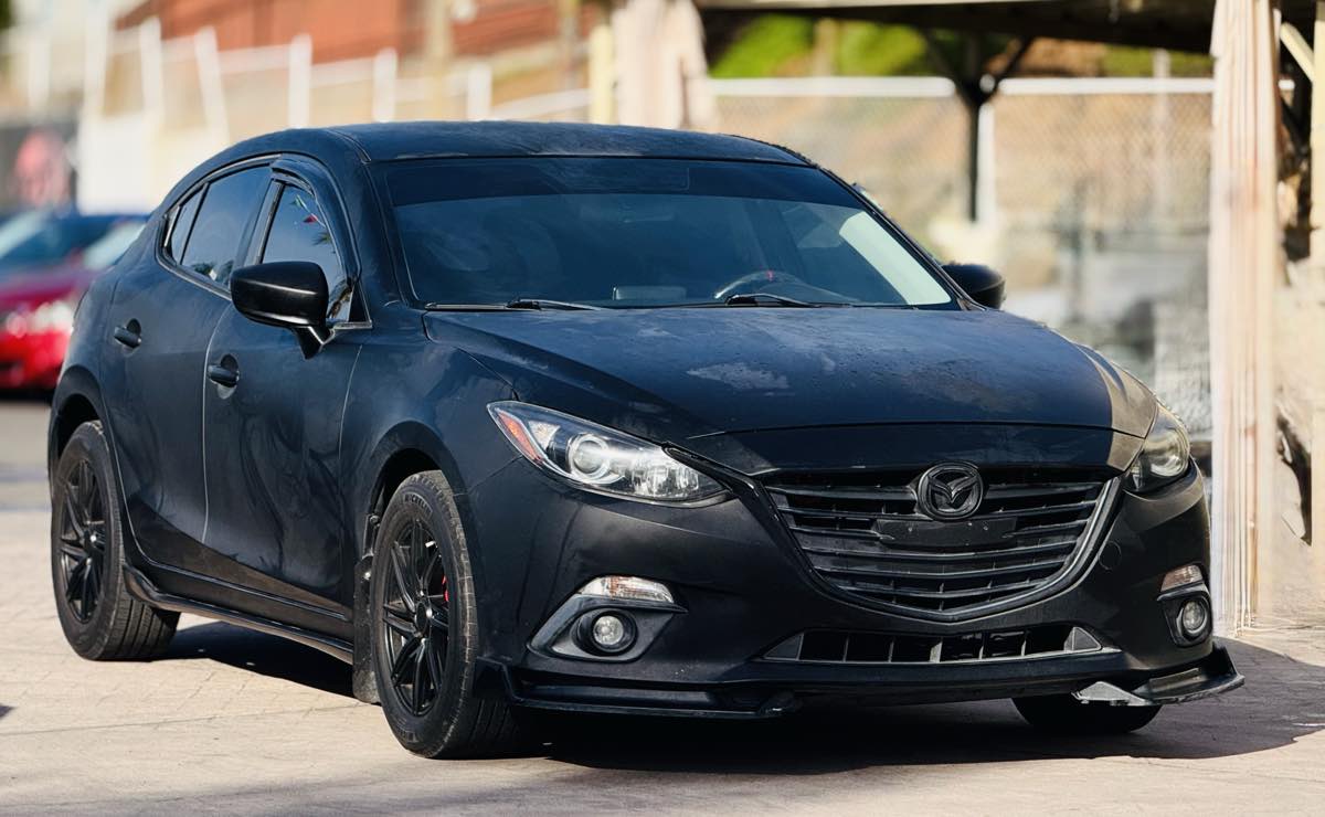 2015 Mazda Mazda3 Touring photo 3