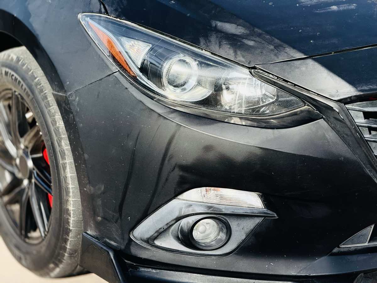 2015 Mazda Mazda3 Touring photo 4