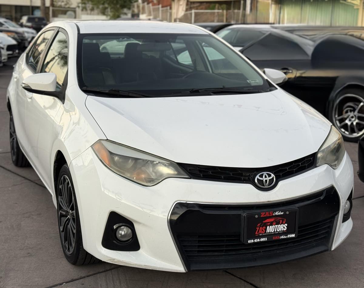 2016 Toyota Corolla LE photo 4