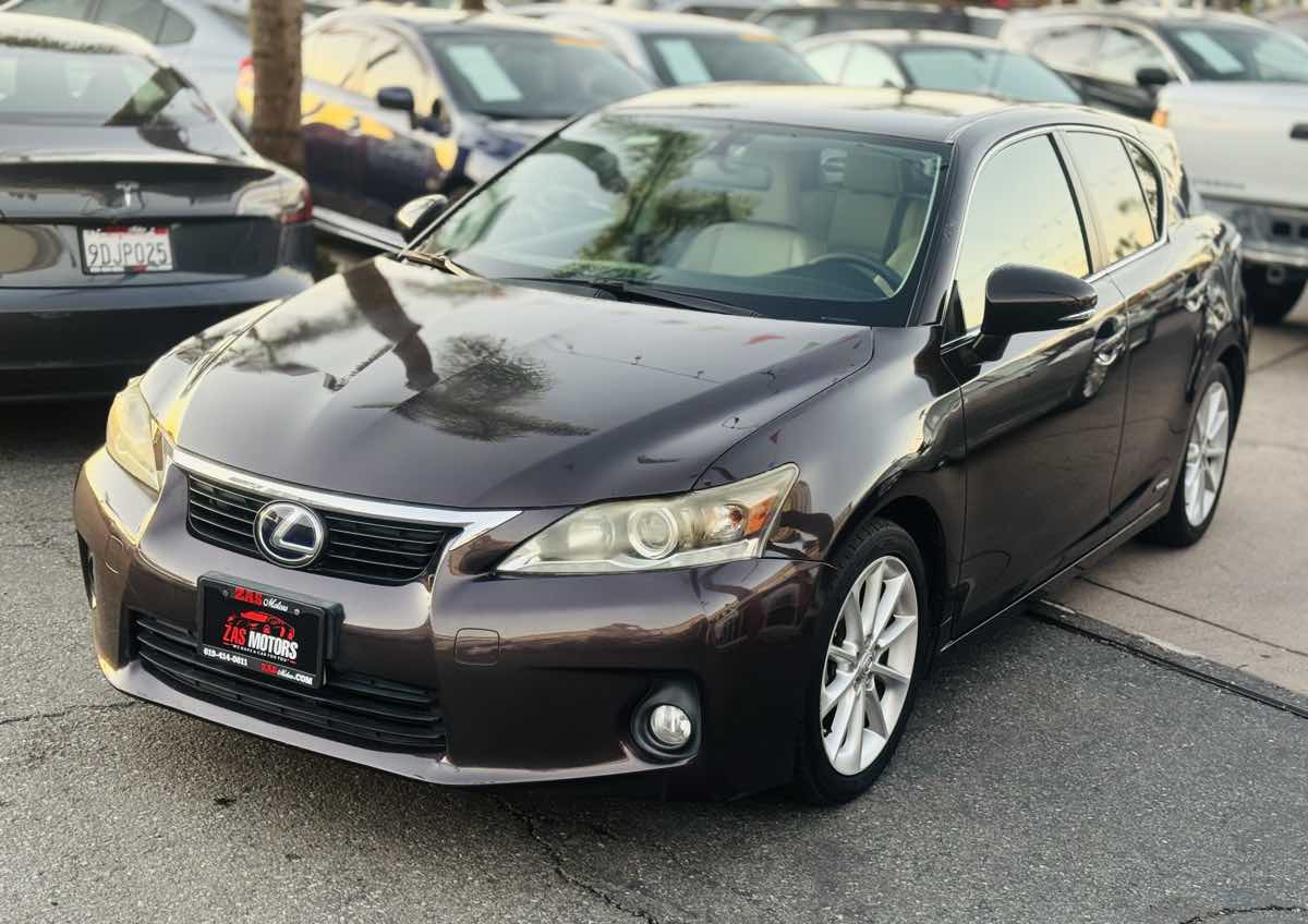 2013 Lexus CT 200h photo 3