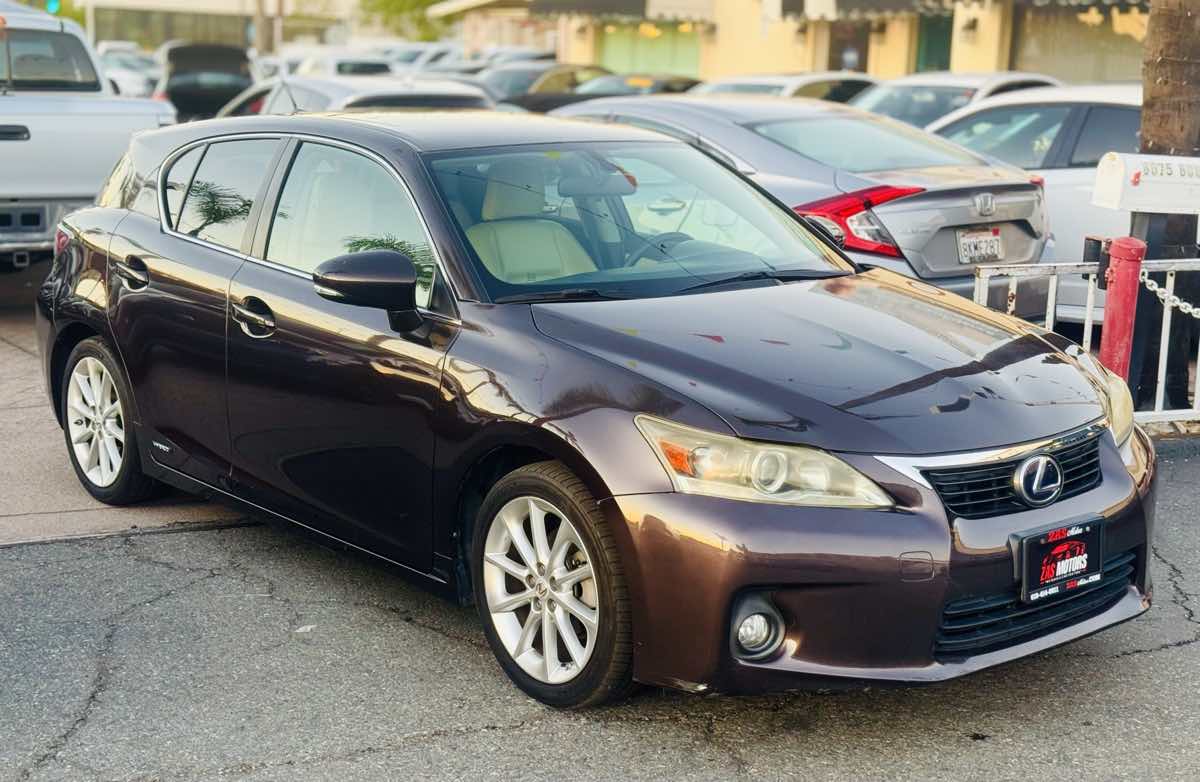 2013 Lexus CT 200h photo 4