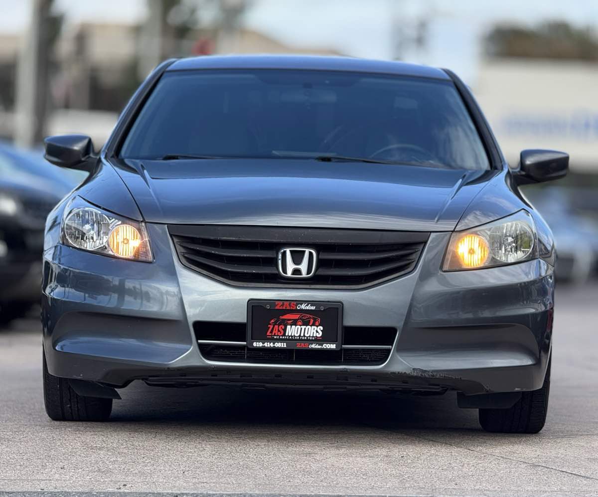 2012 Honda Accord LX - Photo 2