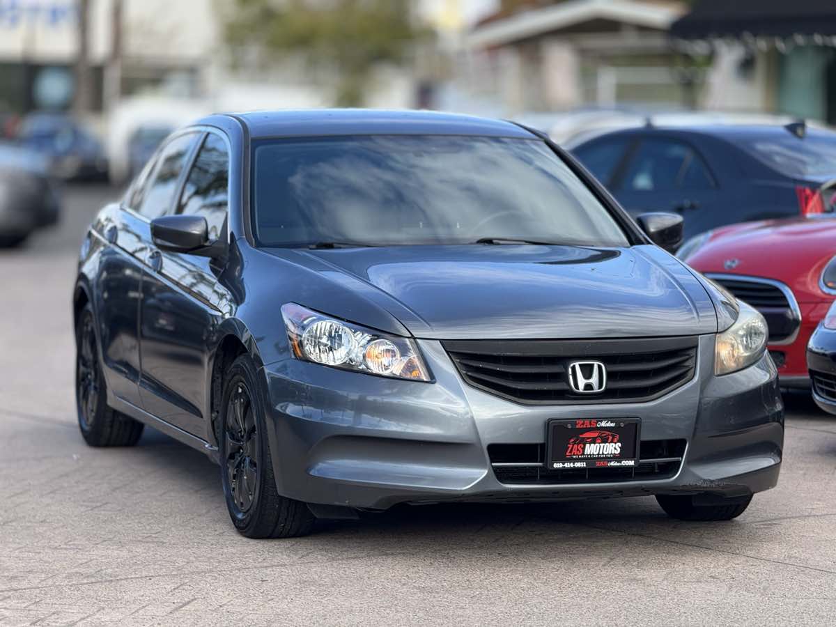 2012 Honda Accord LX - Photo 3
