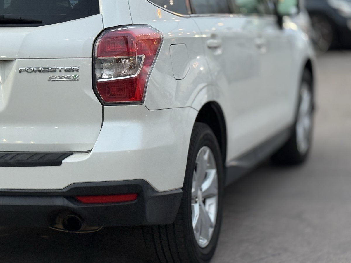 2015 Subaru Forester i Limited - Photo 11
