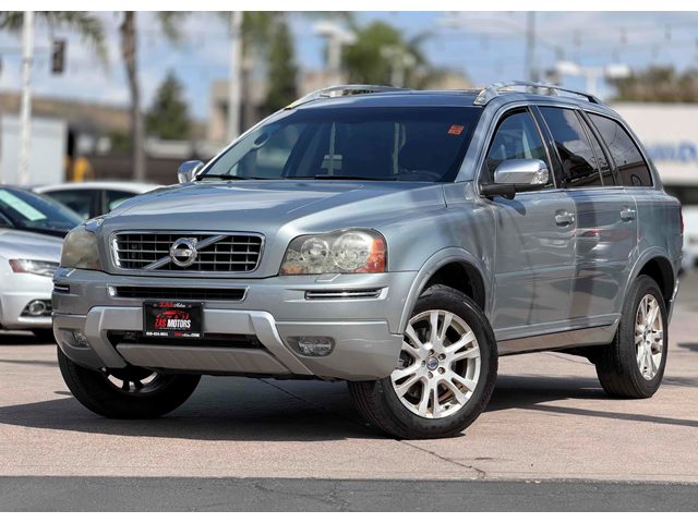 Electric Silver Metallic 2013 Volvo XC90 3.2 FWD SUV / Crossover Front-Wheel Drive Automatic