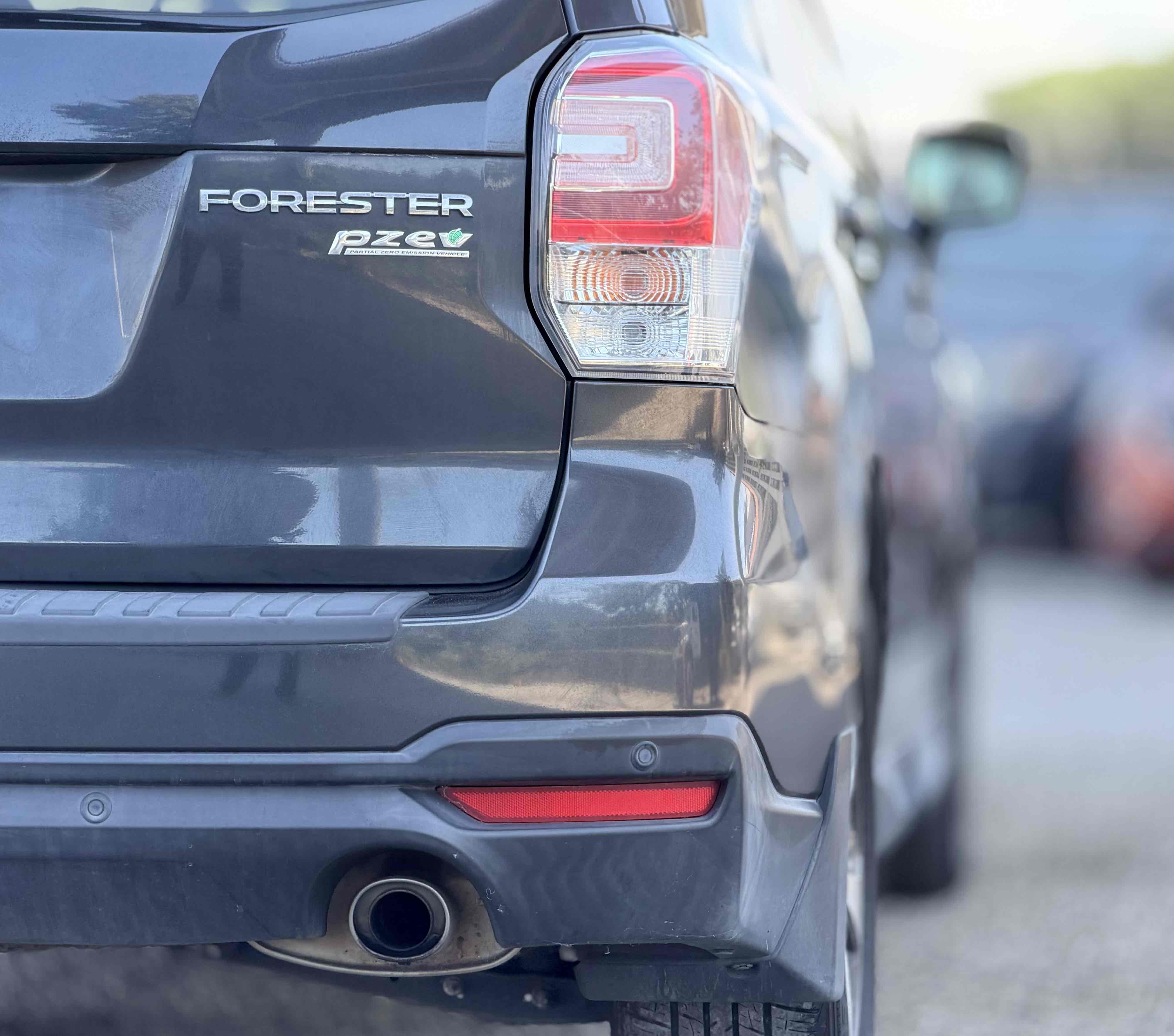 2017 Subaru Forester Limited - Photo 10