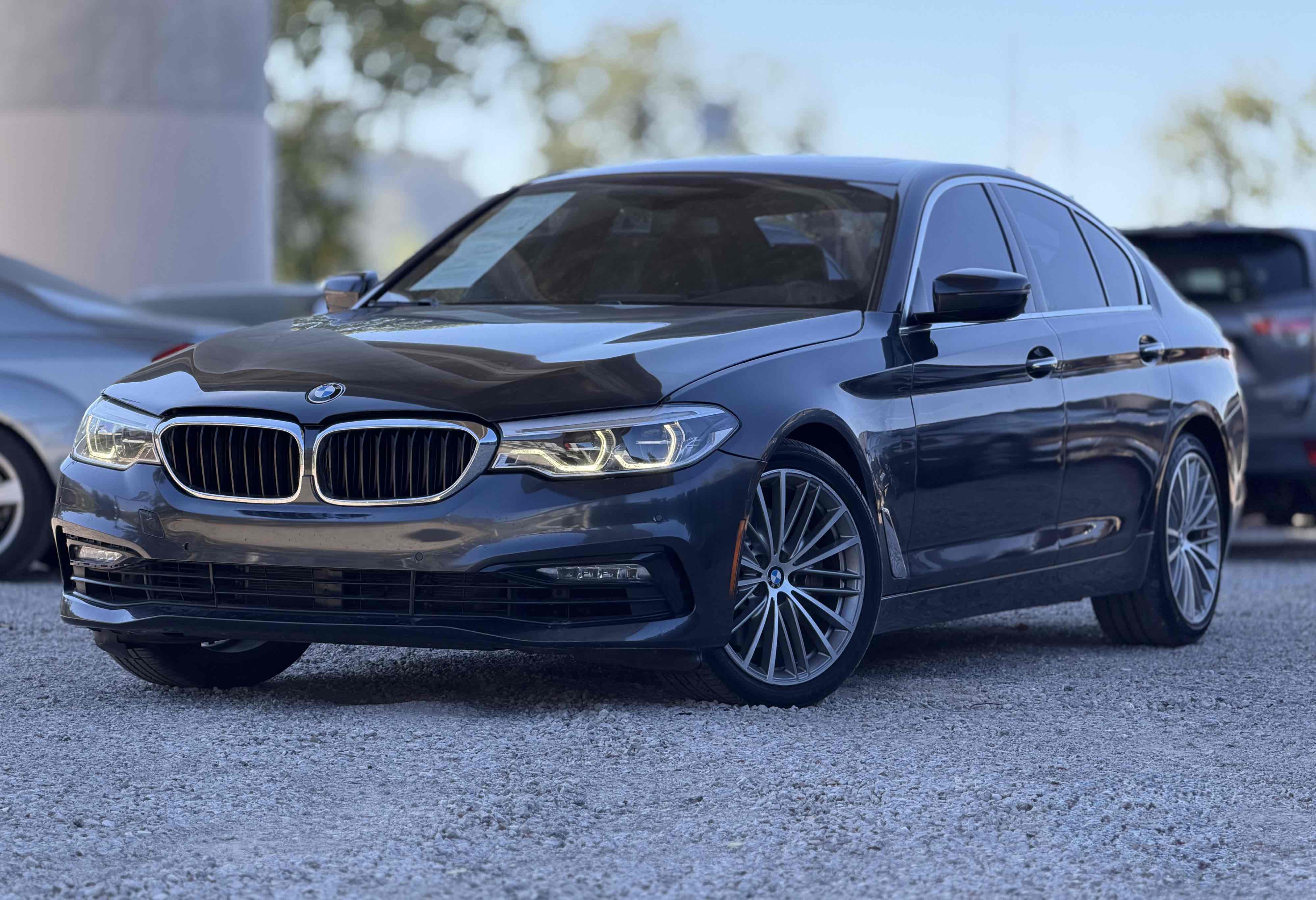 2017 BMW 5 Series 530i Sedan's photo