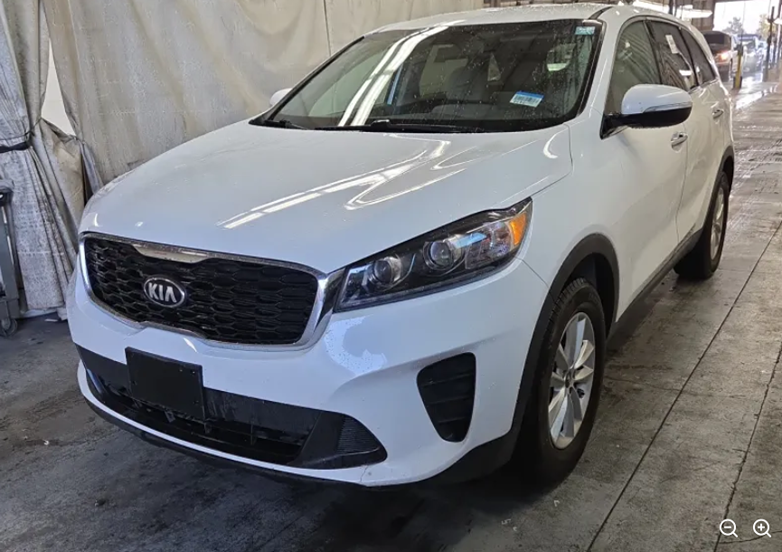 2020 Kia Sorento LX AT's photo