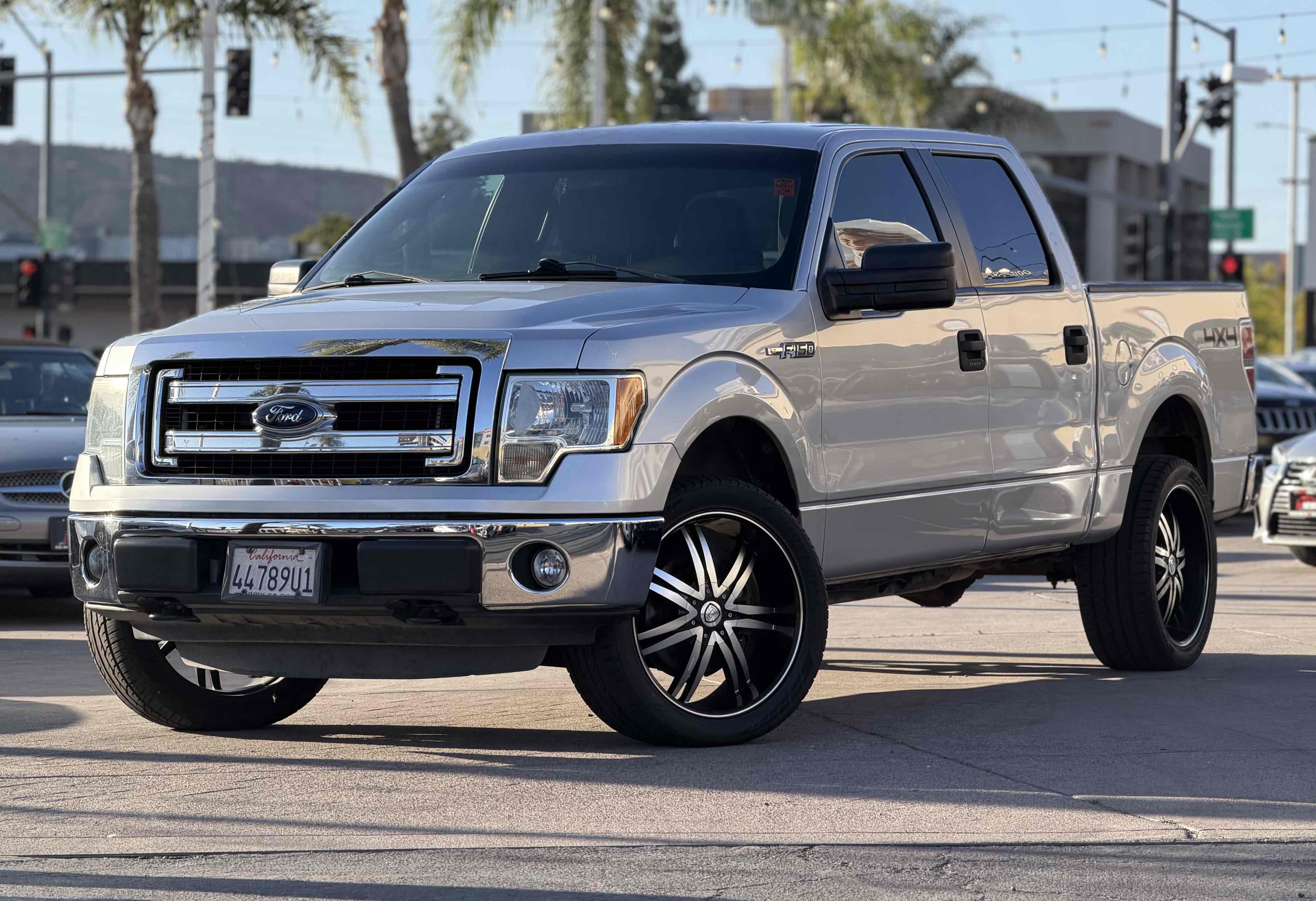 2014 Ford F-150 XLT 4x4 SuperCrew 145-in's photo