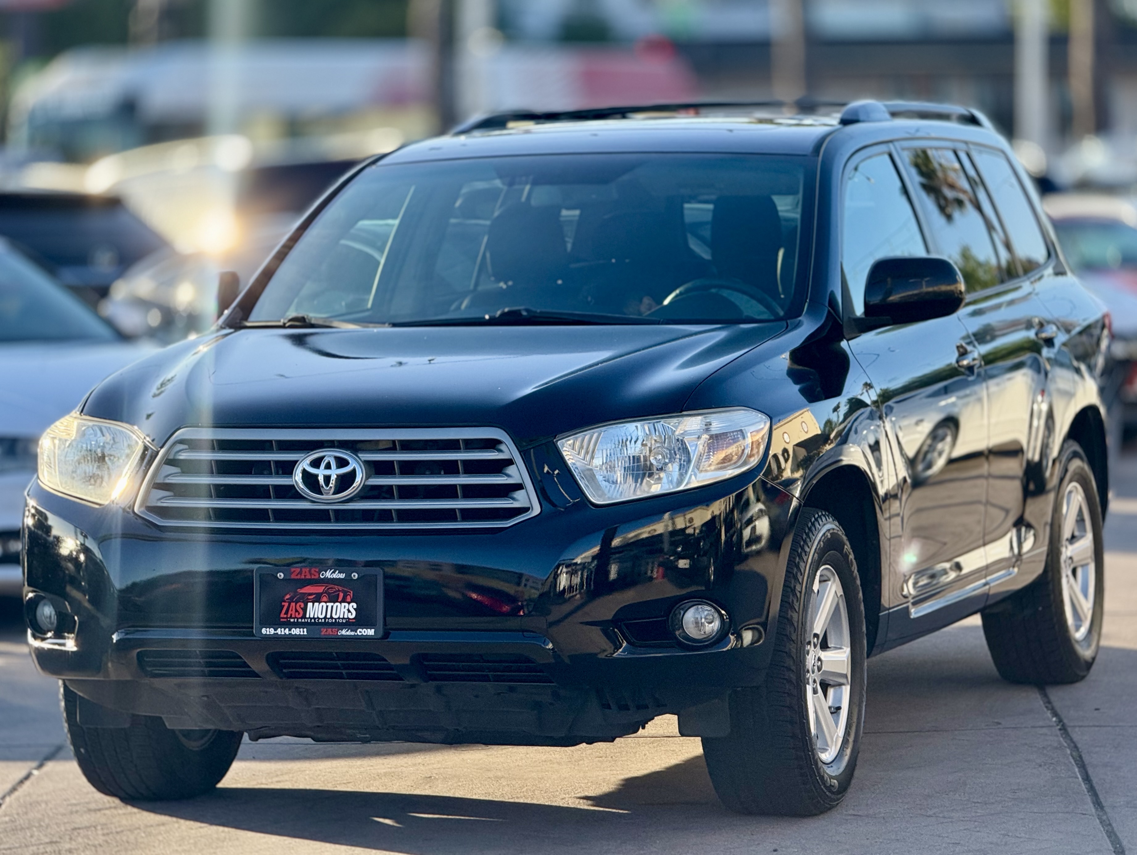 View vehicle photo 3