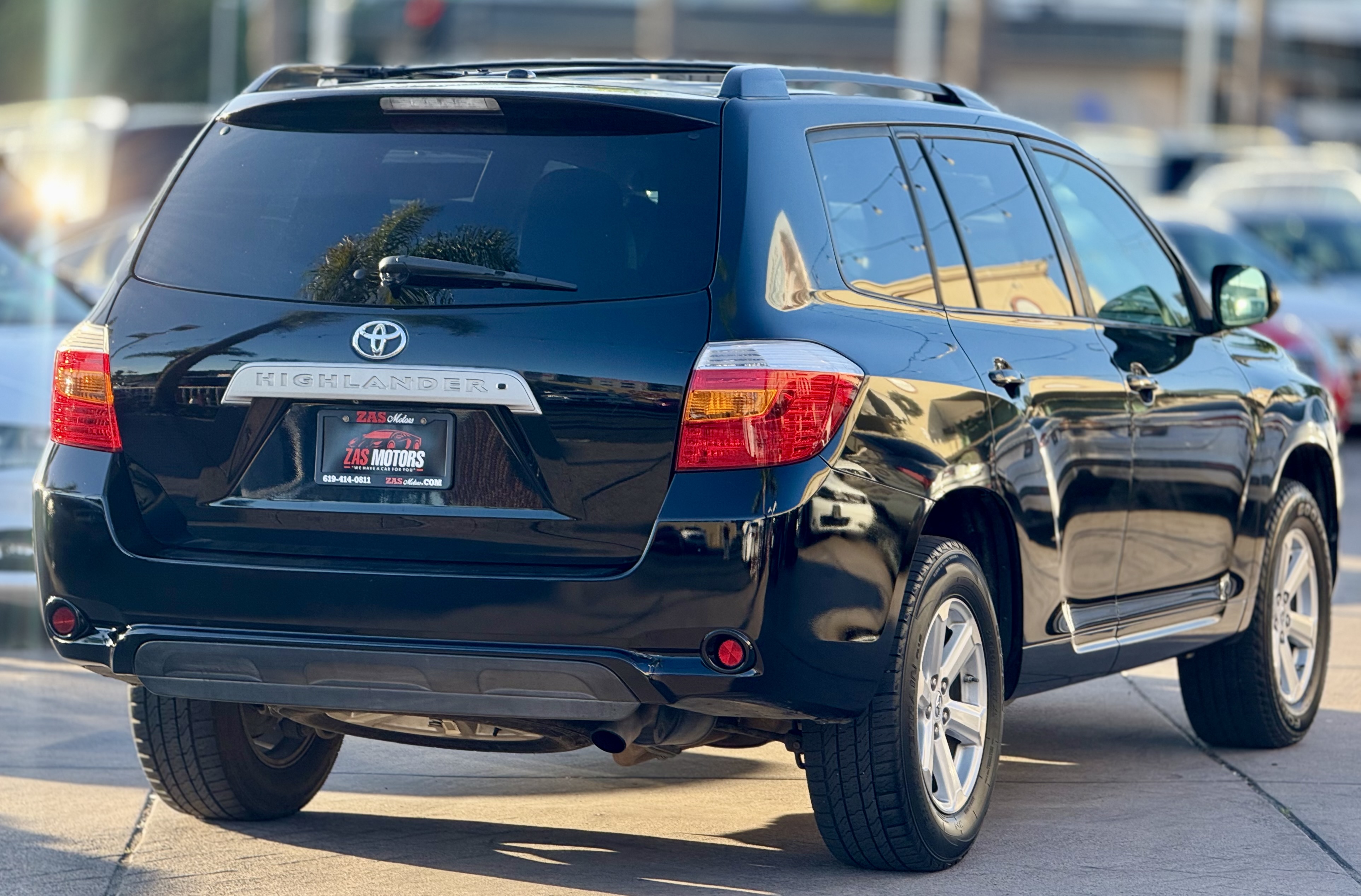 View vehicle photo 5