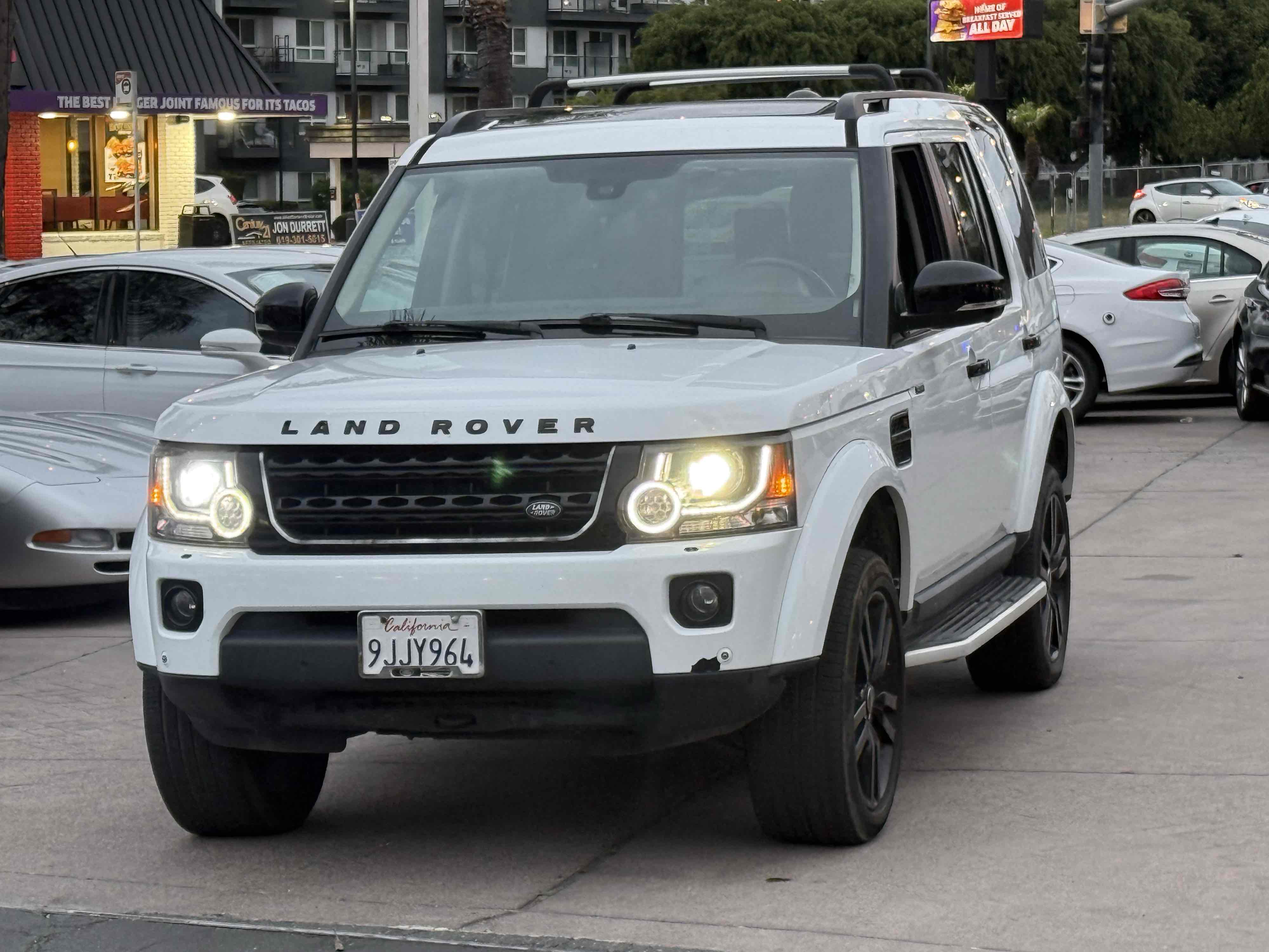 2016 Land Rover LR4 3.0 HSE w/Silver Package's photo