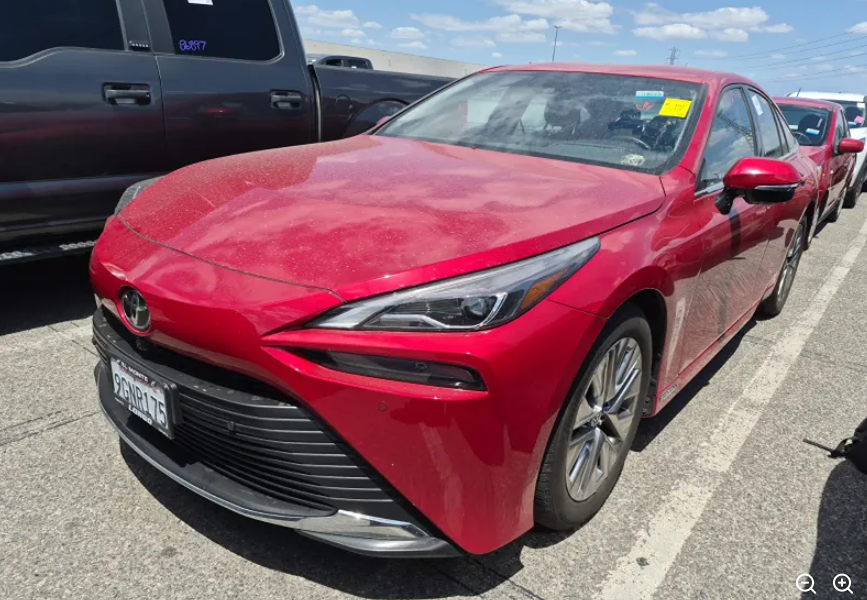 2023 Toyota Mirai XLE's photo