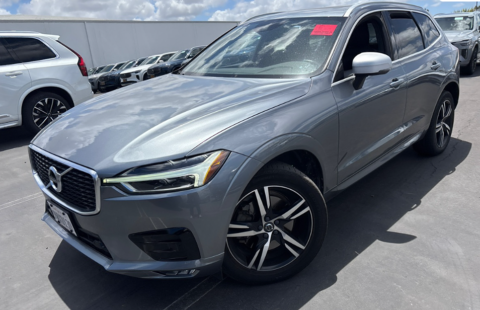 2018 Volvo XC60 T6 R-Design AWD's photo