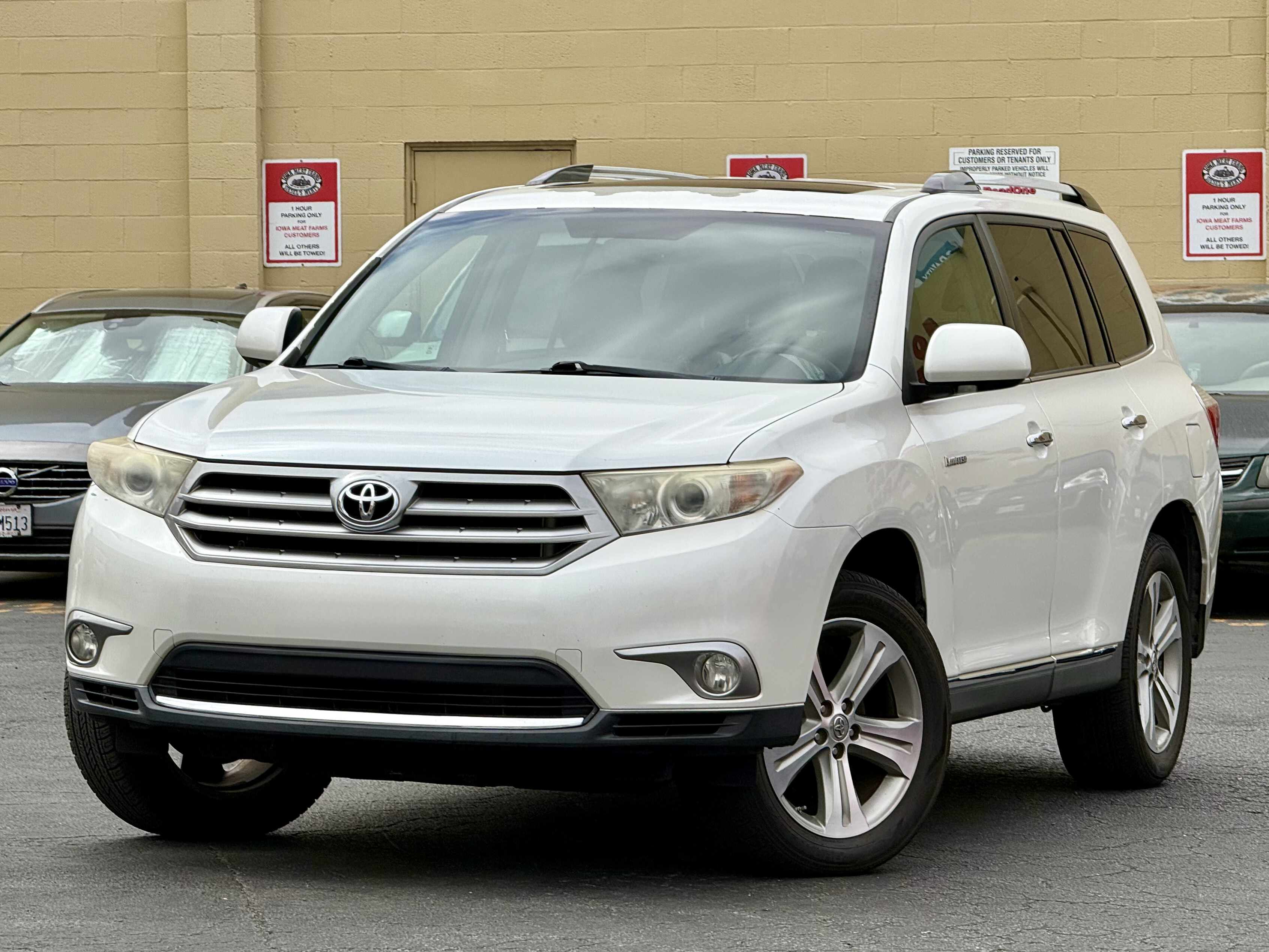 White (Blizzard Pearl) 2013 Toyota Highlander SUV / Crossover Front-Wheel Drive Automatic