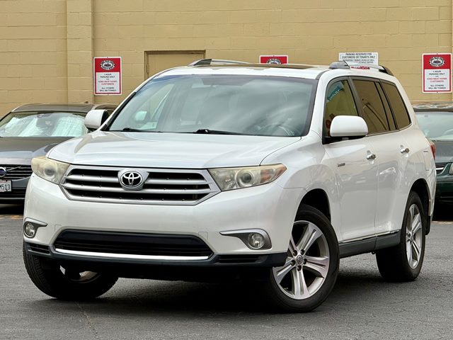 White (Blizzard Pearl) 2013 Toyota Highlander SUV / Crossover Front-Wheel Drive Automatic