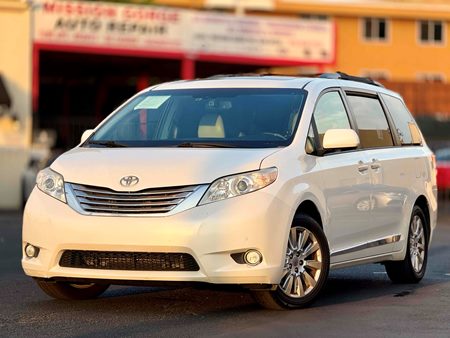 2012 Toyota Sienna Ltd Clean Title