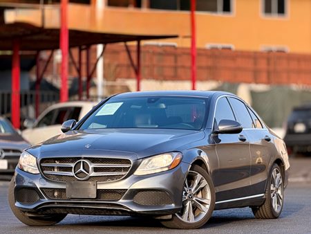 2018 Mercedes-Benz C 300 Sedan(CLEAN TITLE )