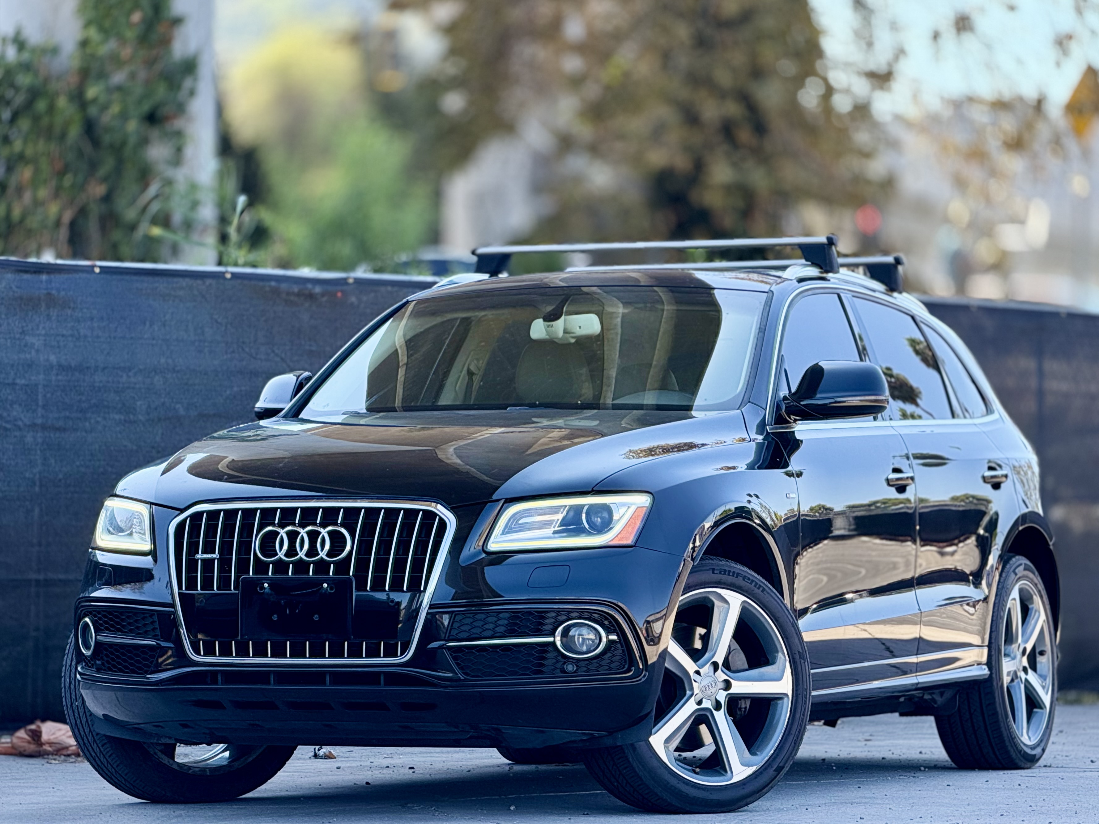 2017 Audi Q5 Premium Plus(CLEAN TITLE)
