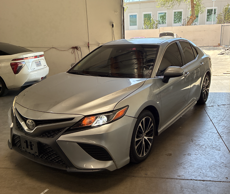 2018 Toyota Camry SE(CLEAN TITLE)