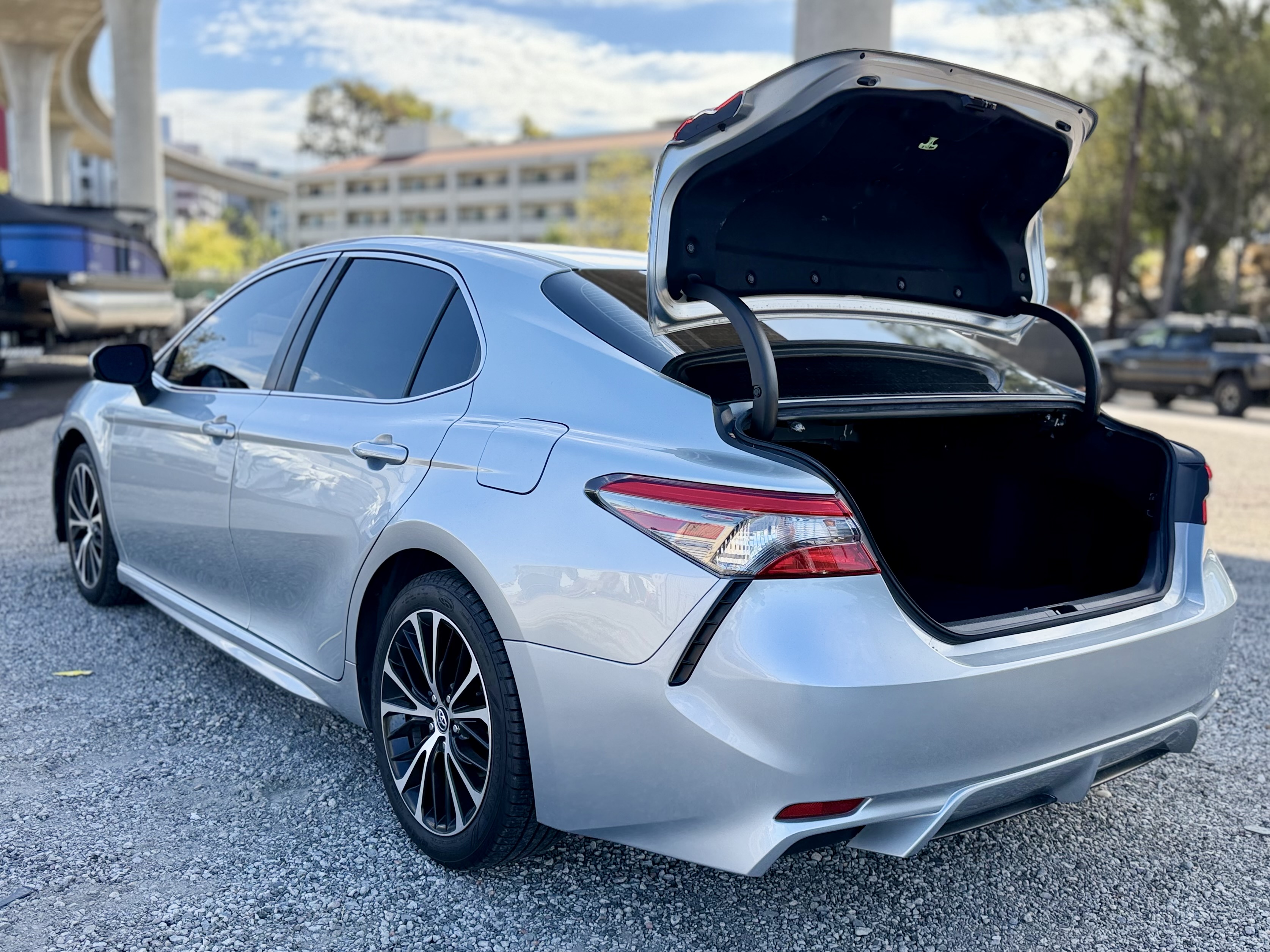 Toyota Camry photo 11