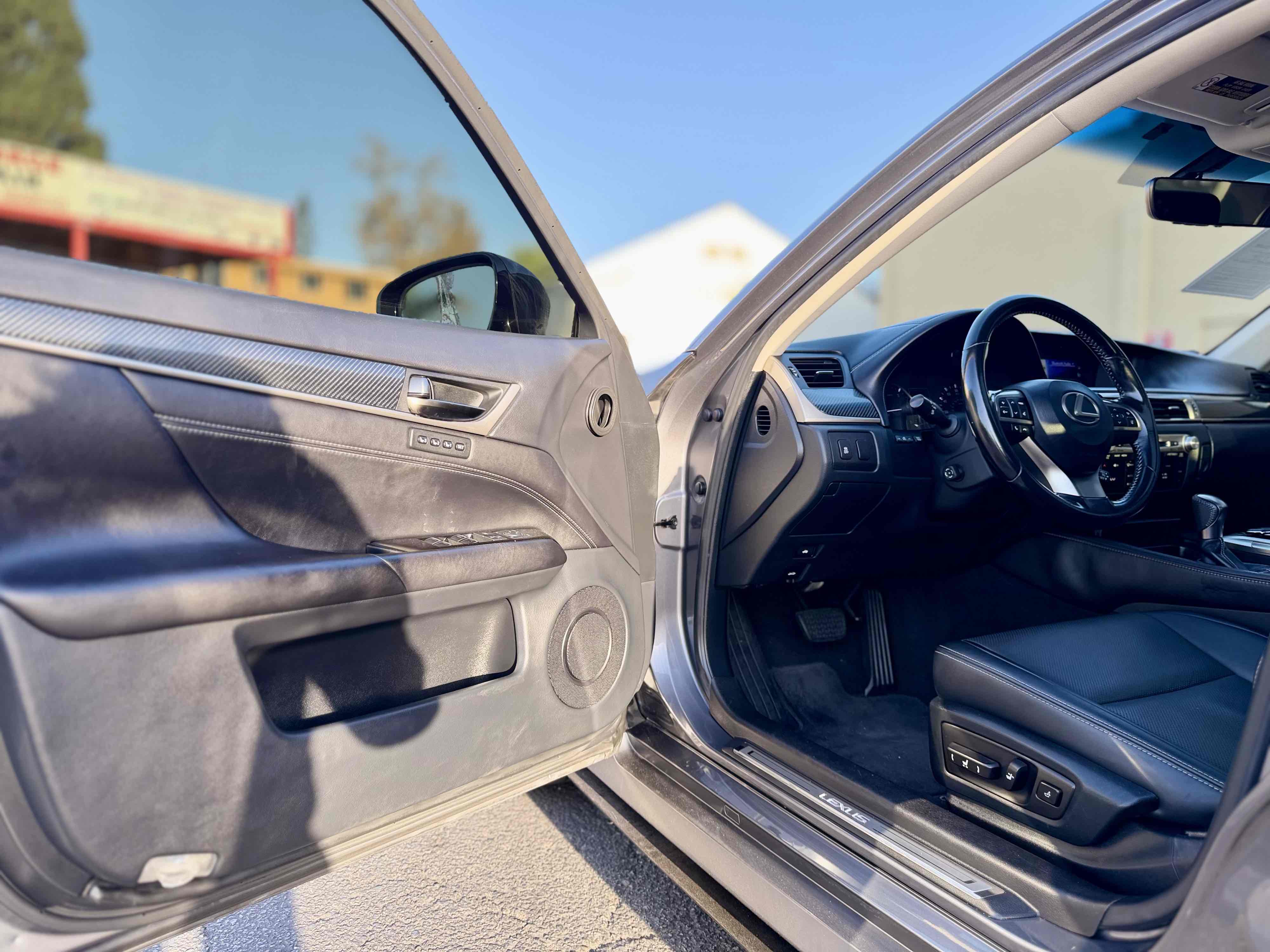 Photo 17 of this Lexus GS 200t