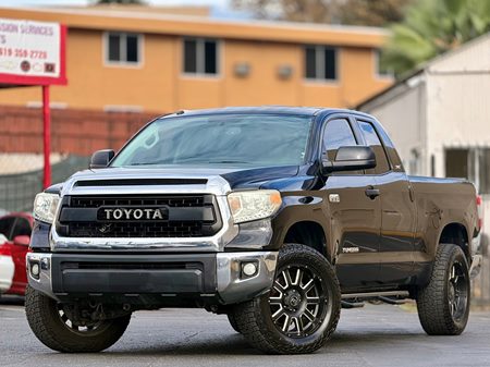 2014 Toyota Tundra 2WD Truck SR5(CLEAN TITLE)