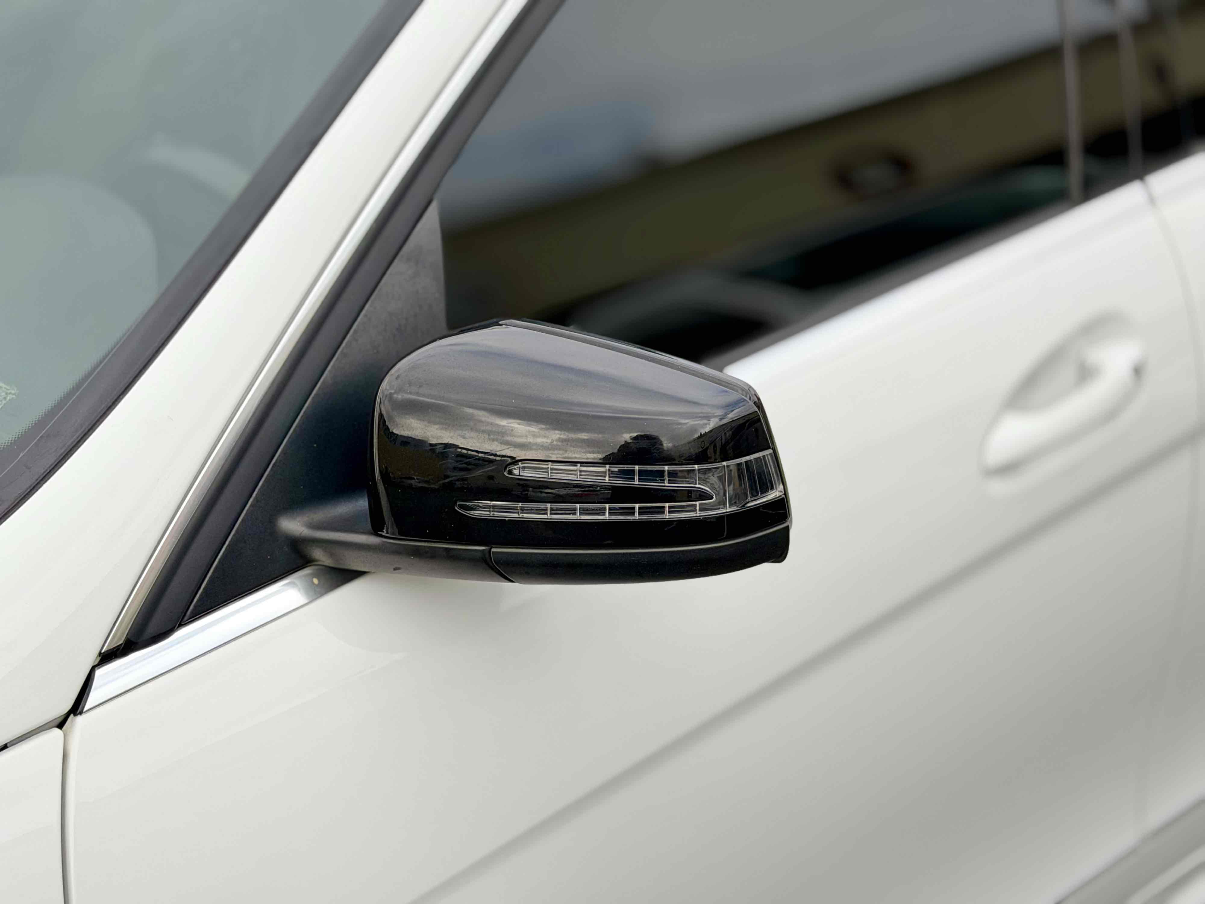 Mercedes-Benz c photo 12