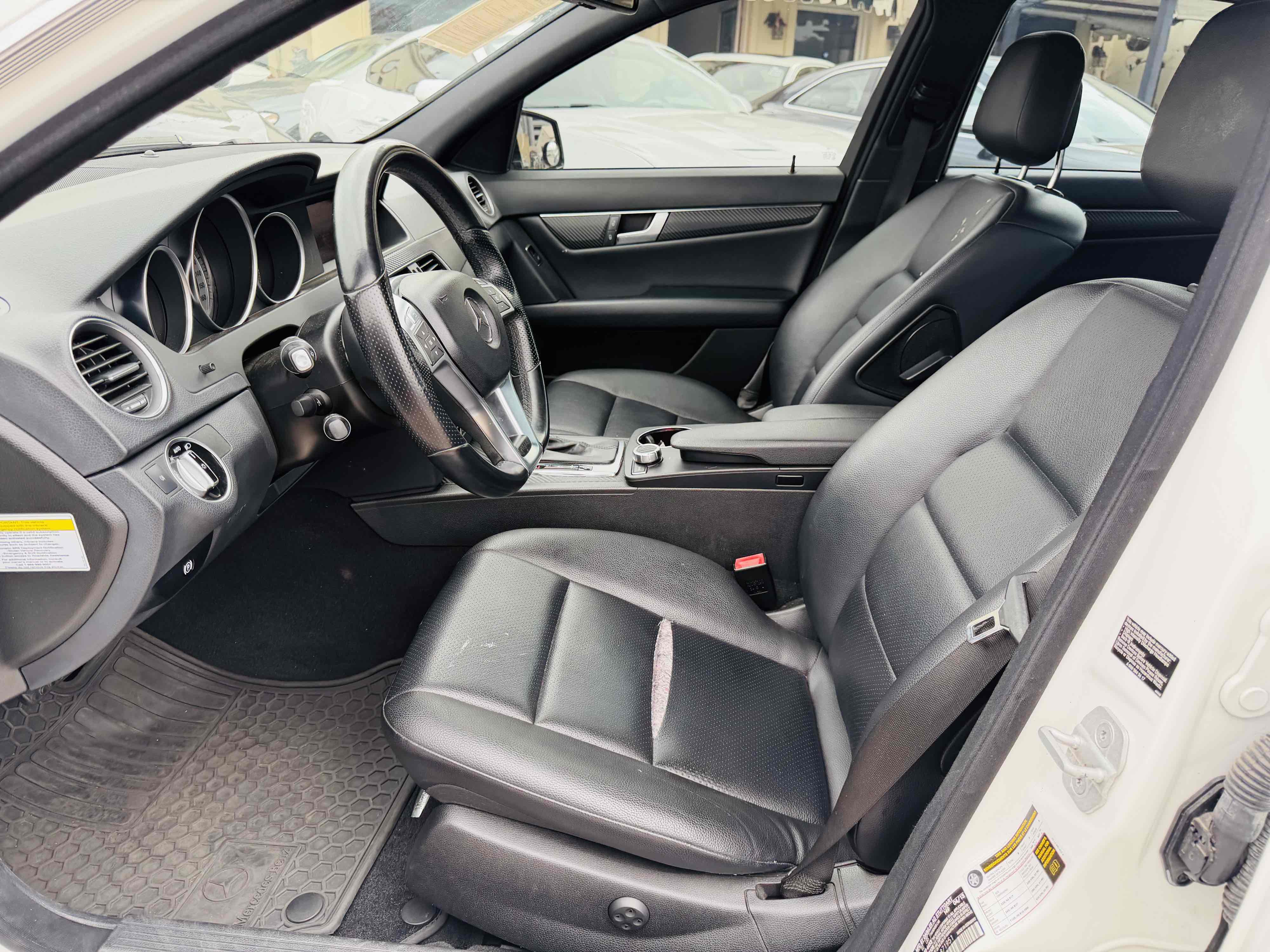 Mercedes-Benz c photo 14