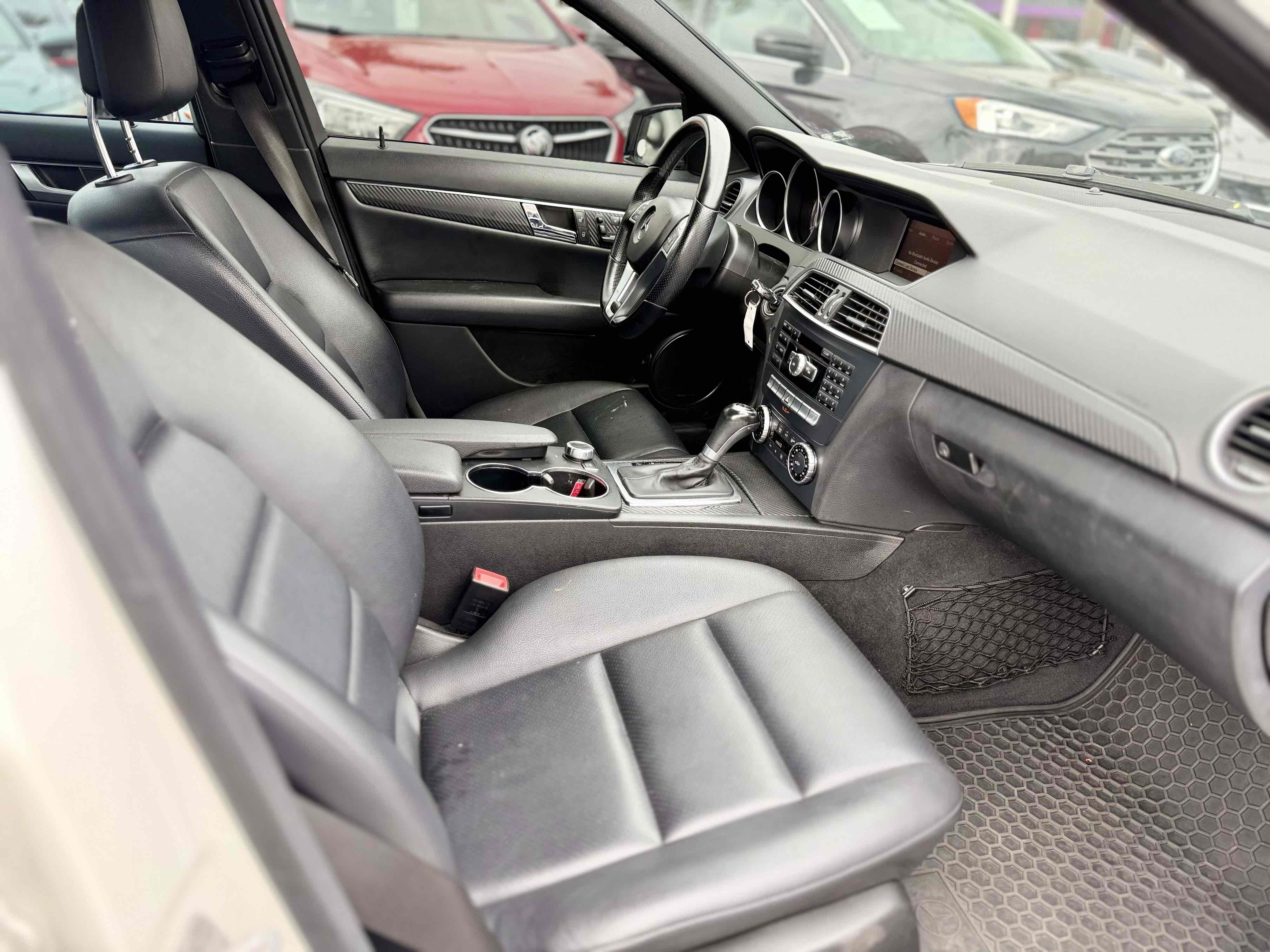 Mercedes-Benz c photo 15