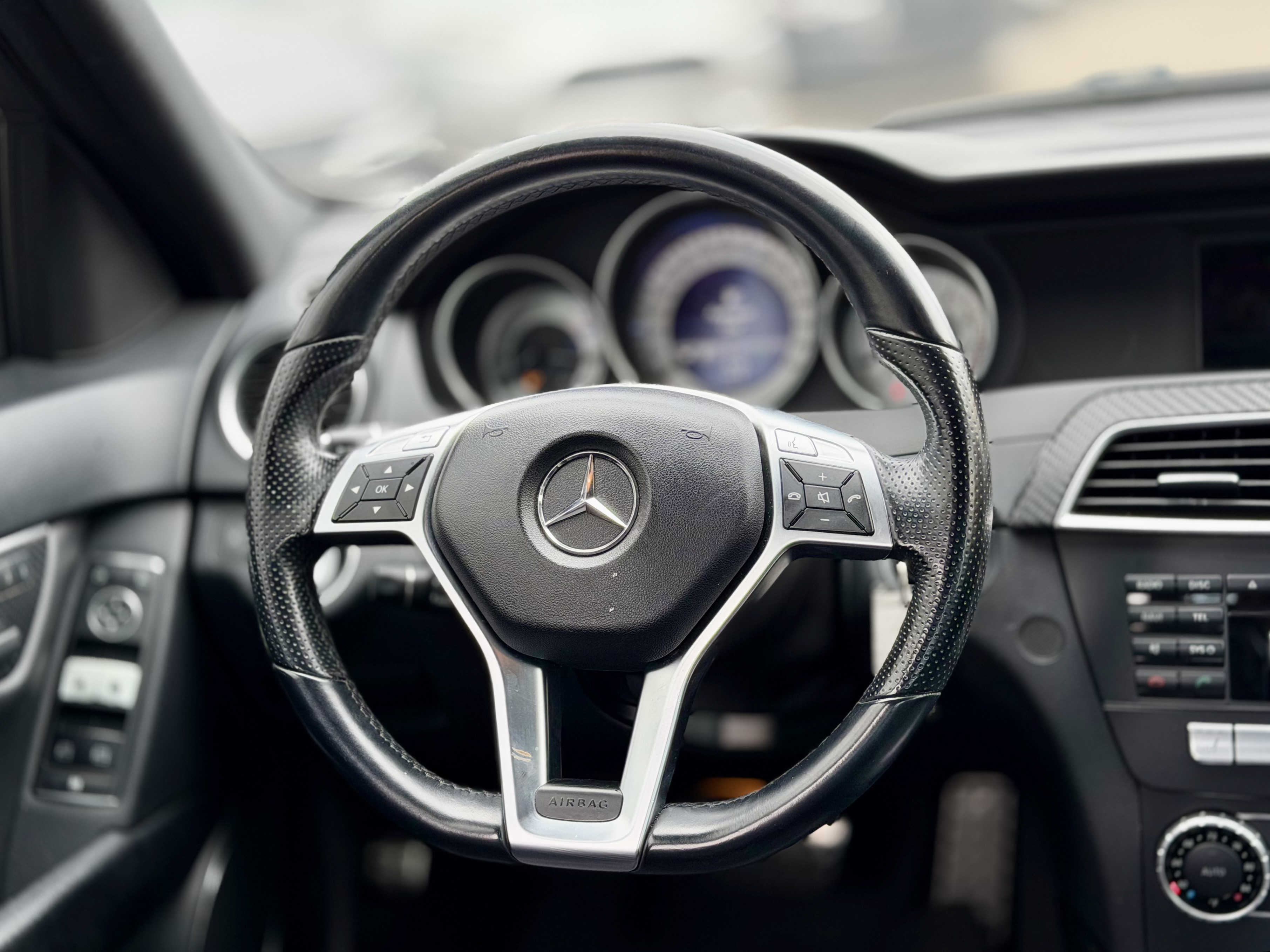 Mercedes-Benz c photo 18