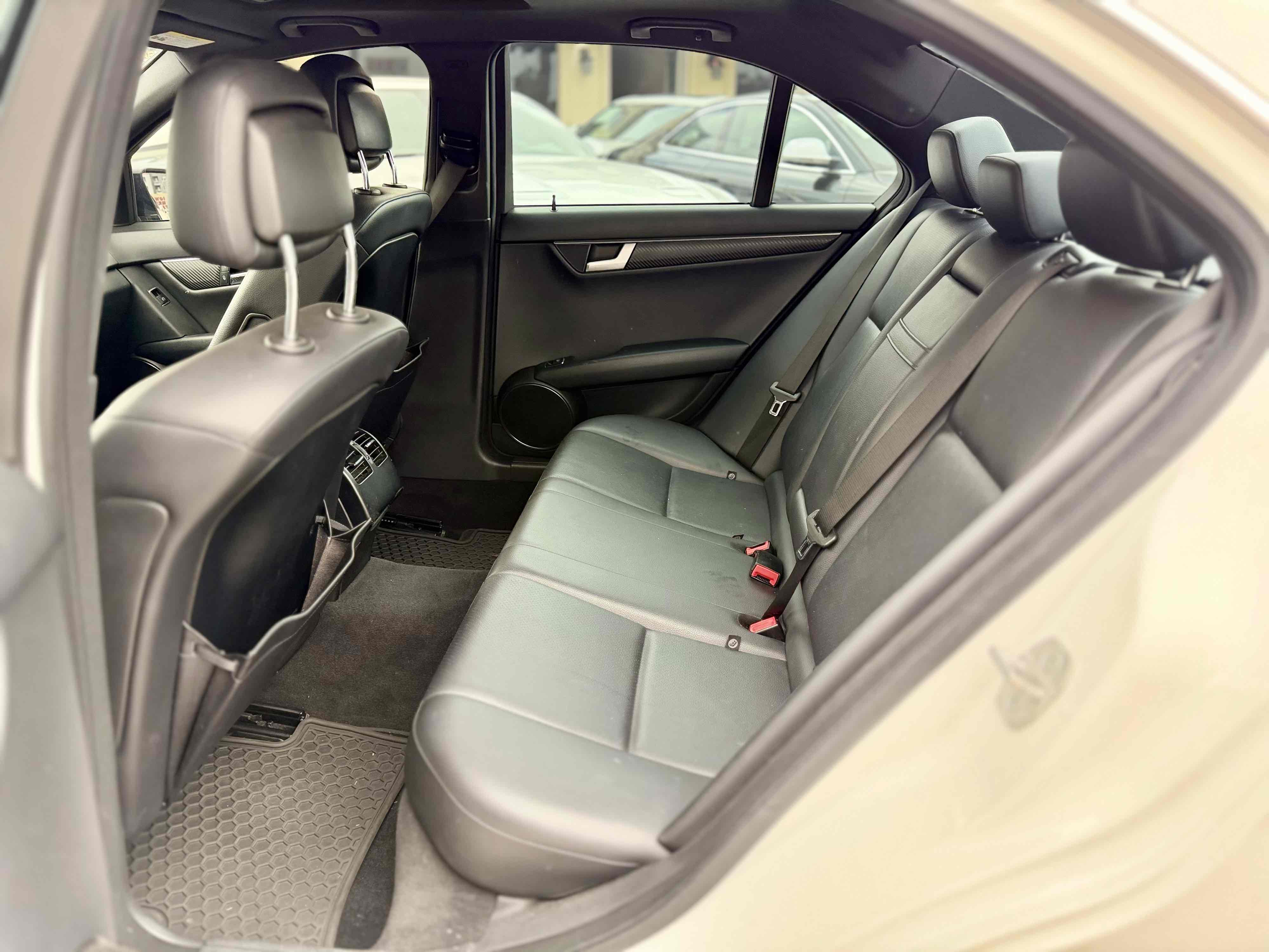 Mercedes-Benz c photo 20