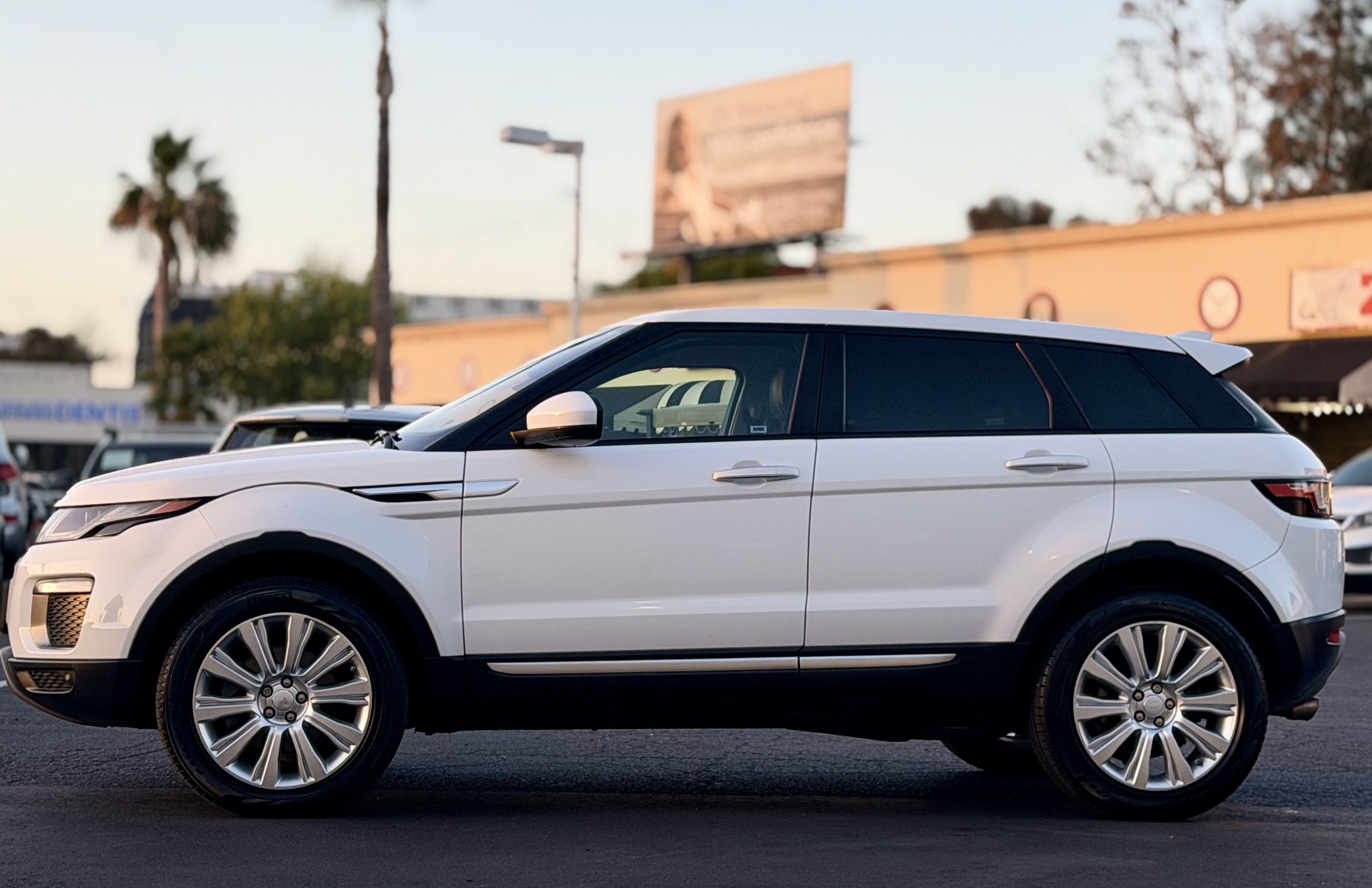 Land Rover Range Rover Evoque photo 11