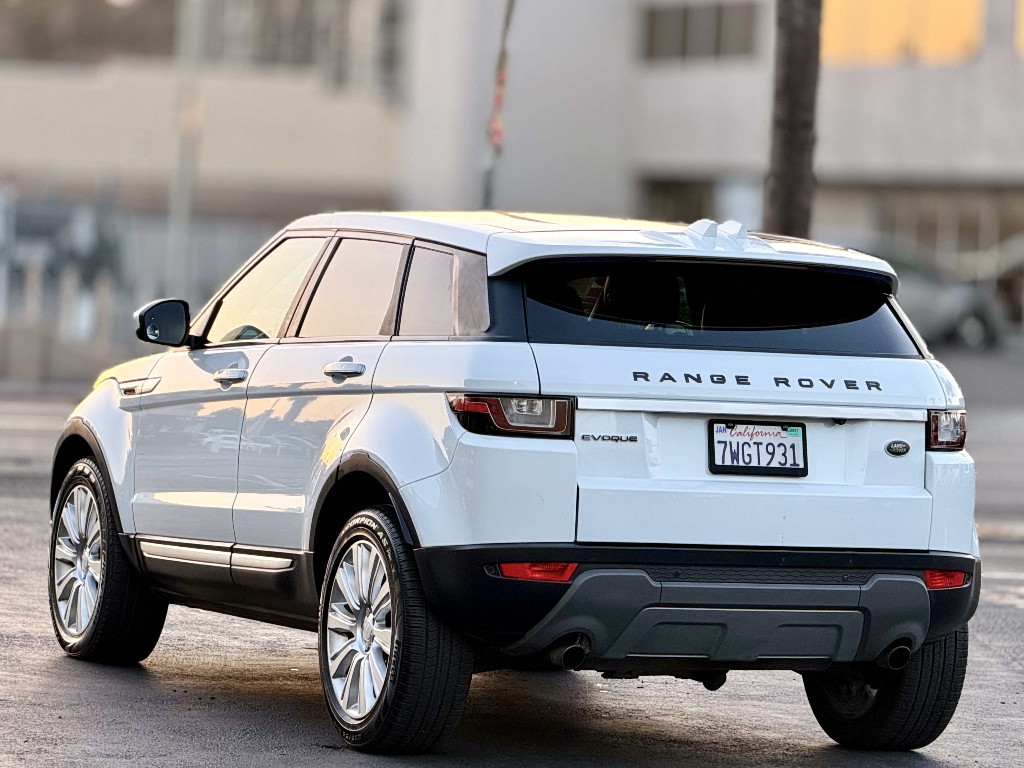 Land Rover Range Rover Evoque photo 9