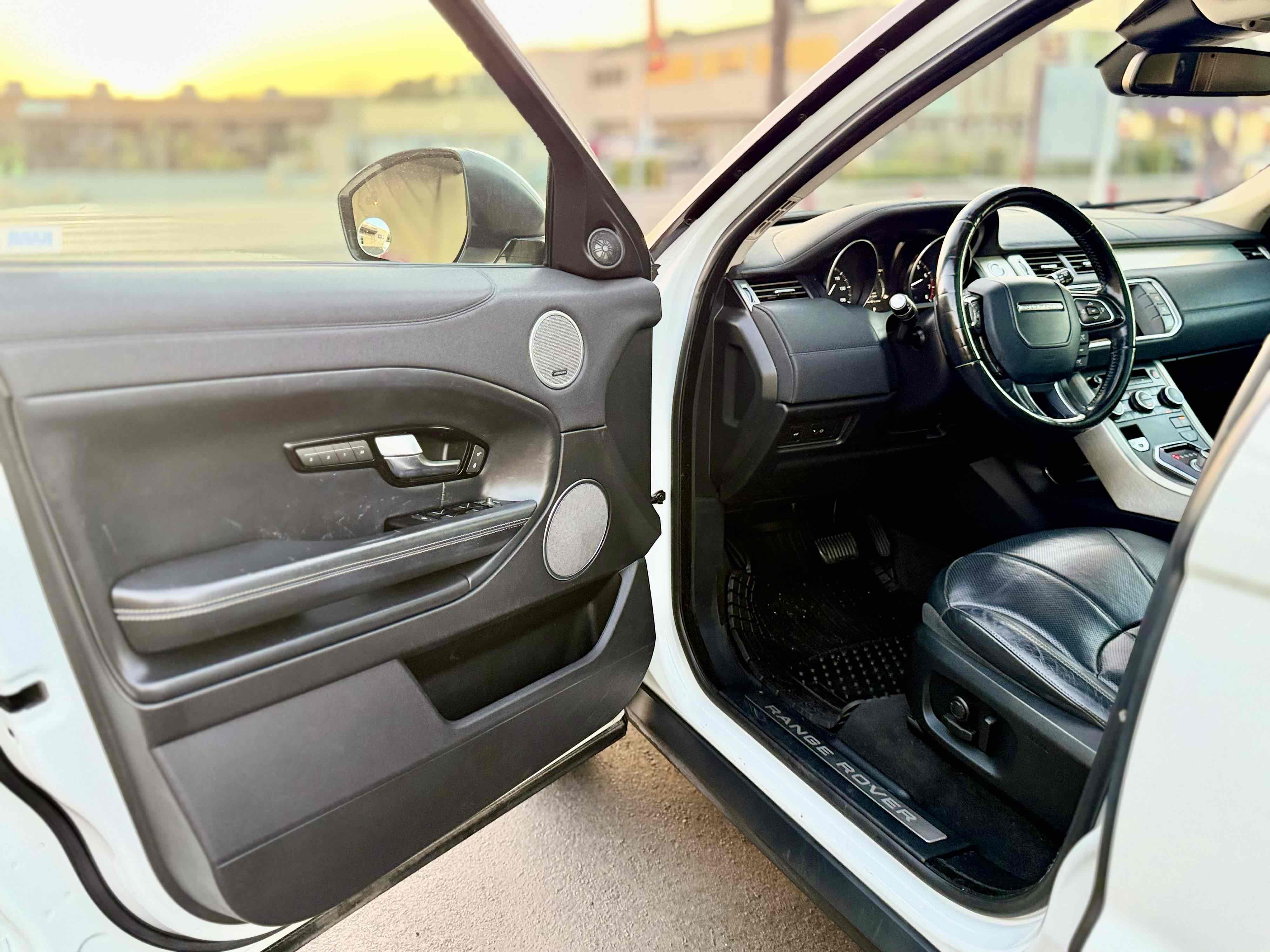 Land Rover Range Rover Evoque photo 18