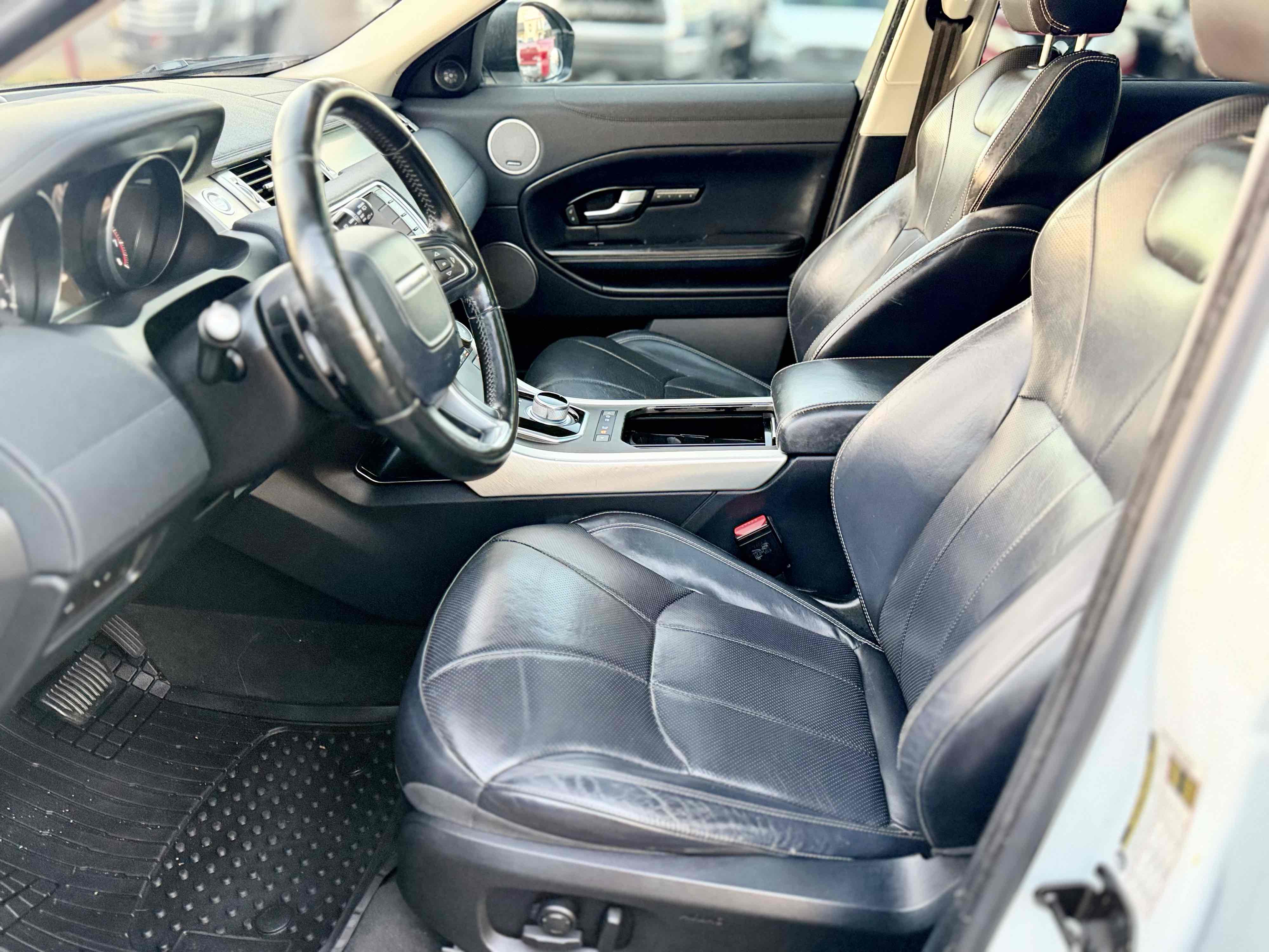 Land Rover Range Rover Evoque photo 20