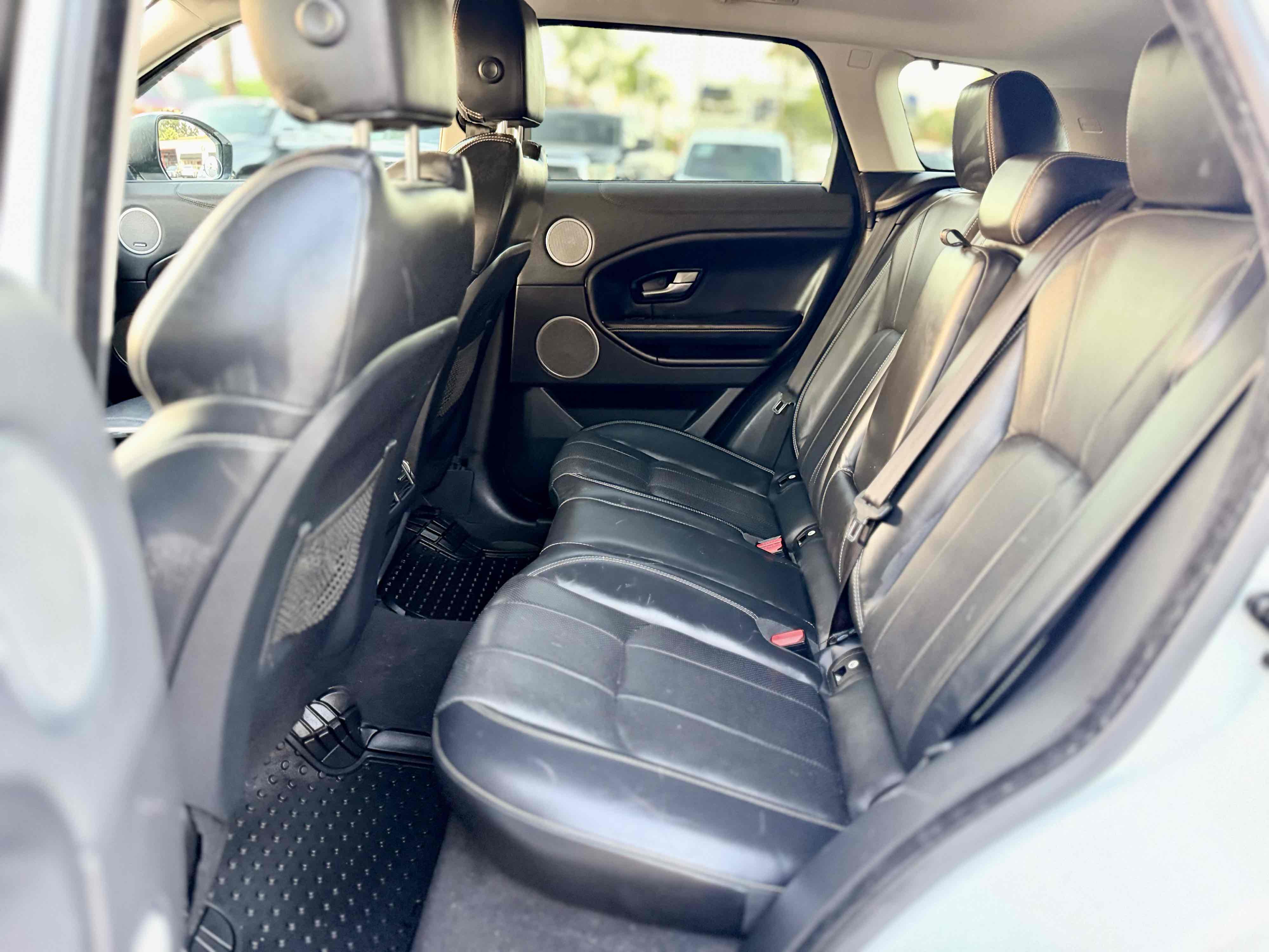 Land Rover Range Rover Evoque photo 23