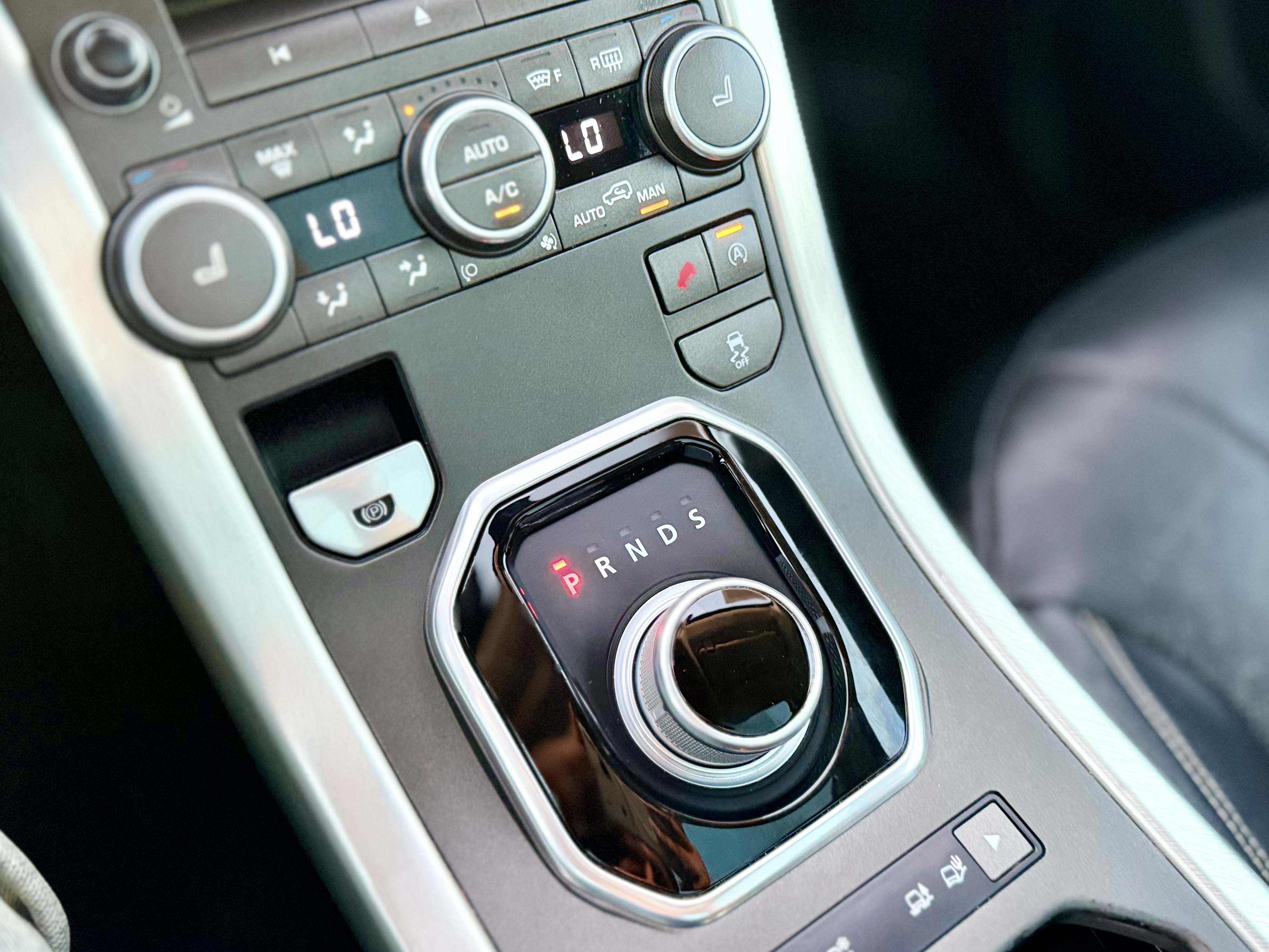 Land Rover Range Rover Evoque photo 29