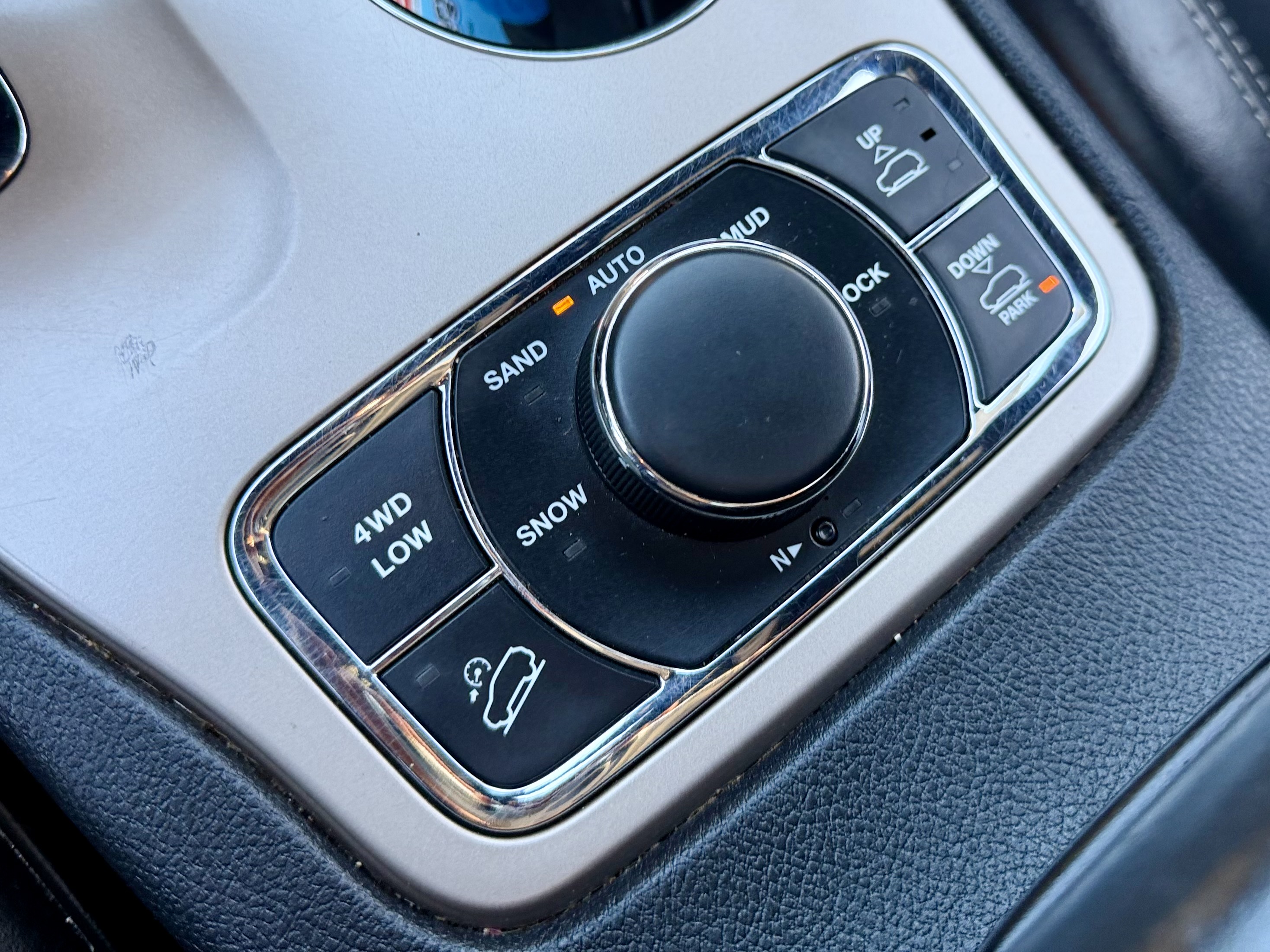 Jeep Grand Cherokee photo 34
