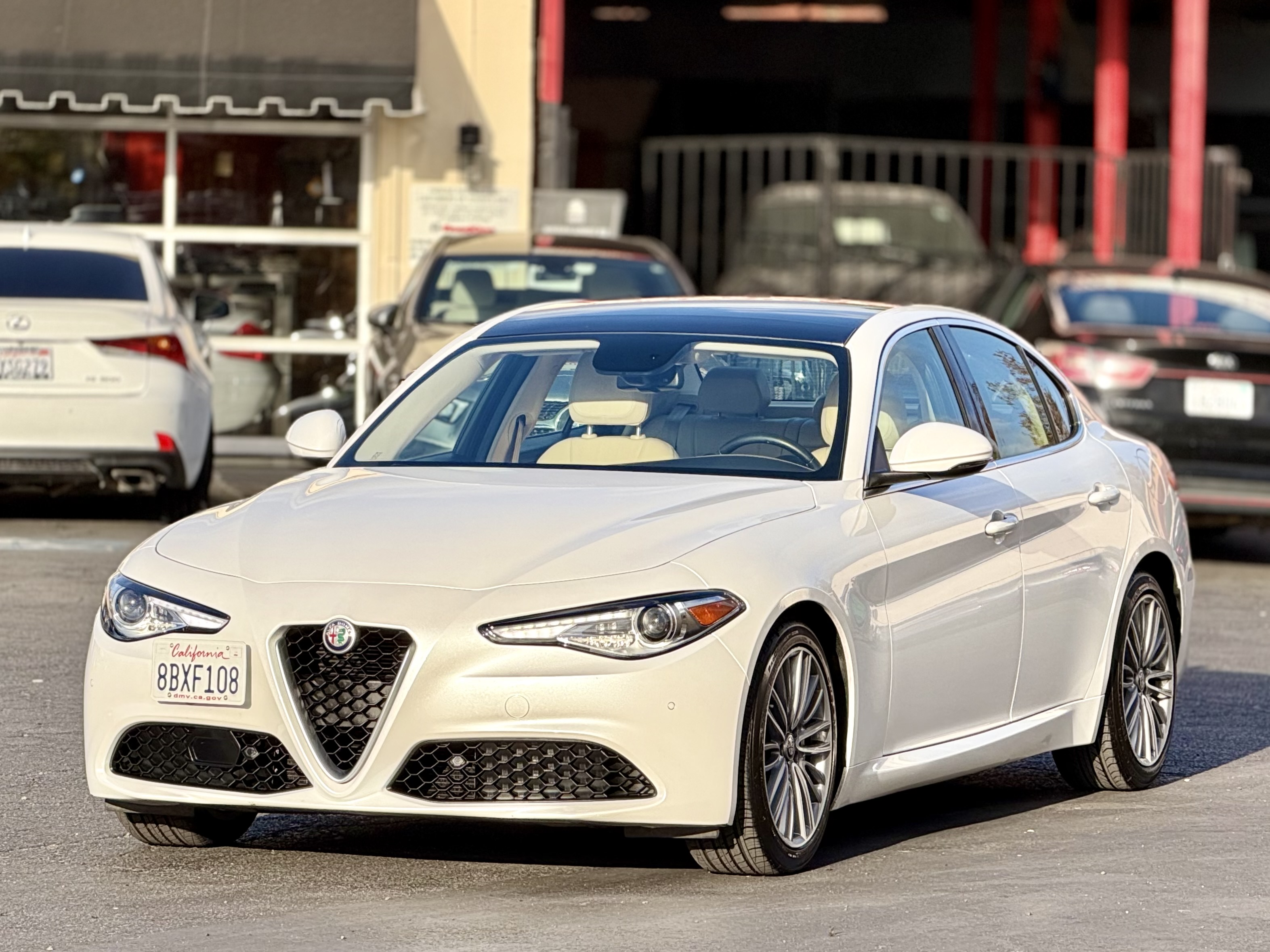 Alfa Romeo Giulia photo 4