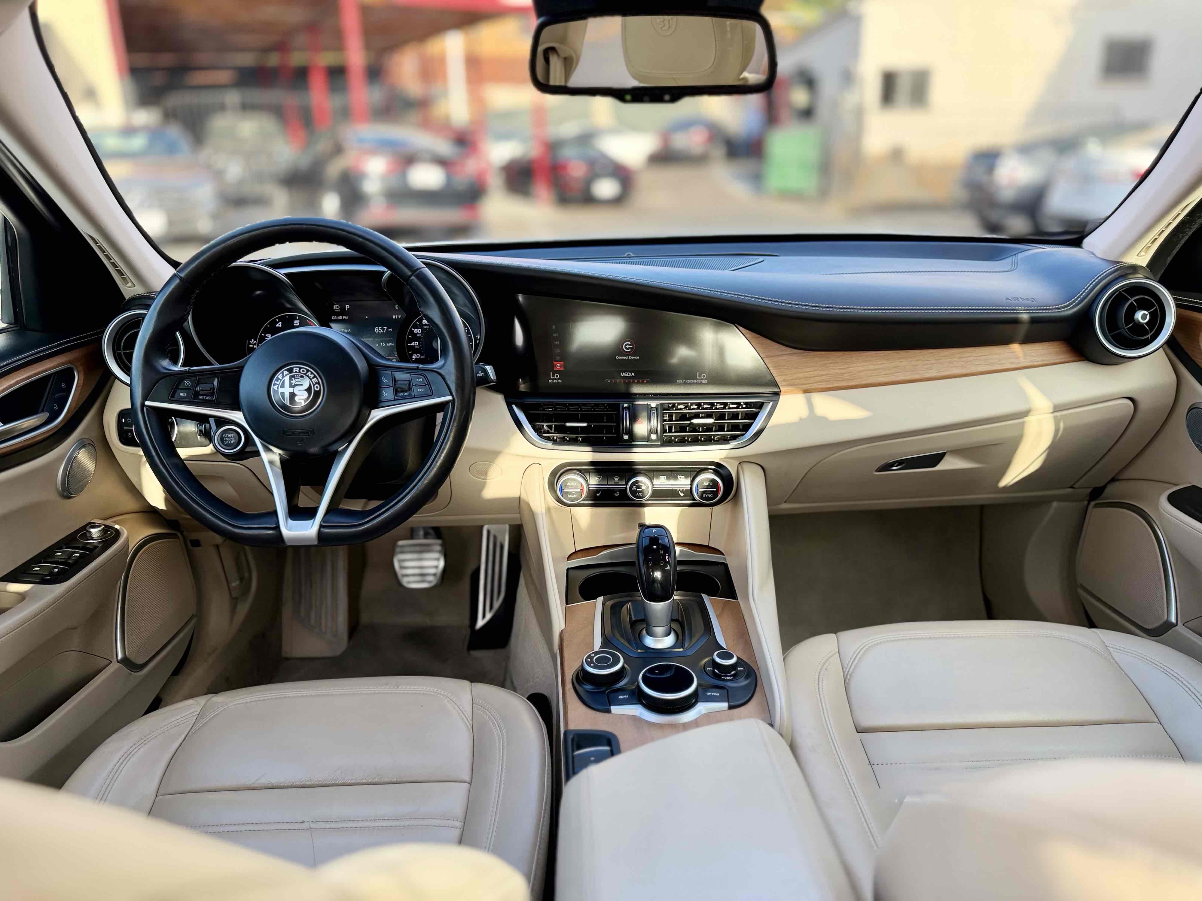 Alfa Romeo Giulia photo 20