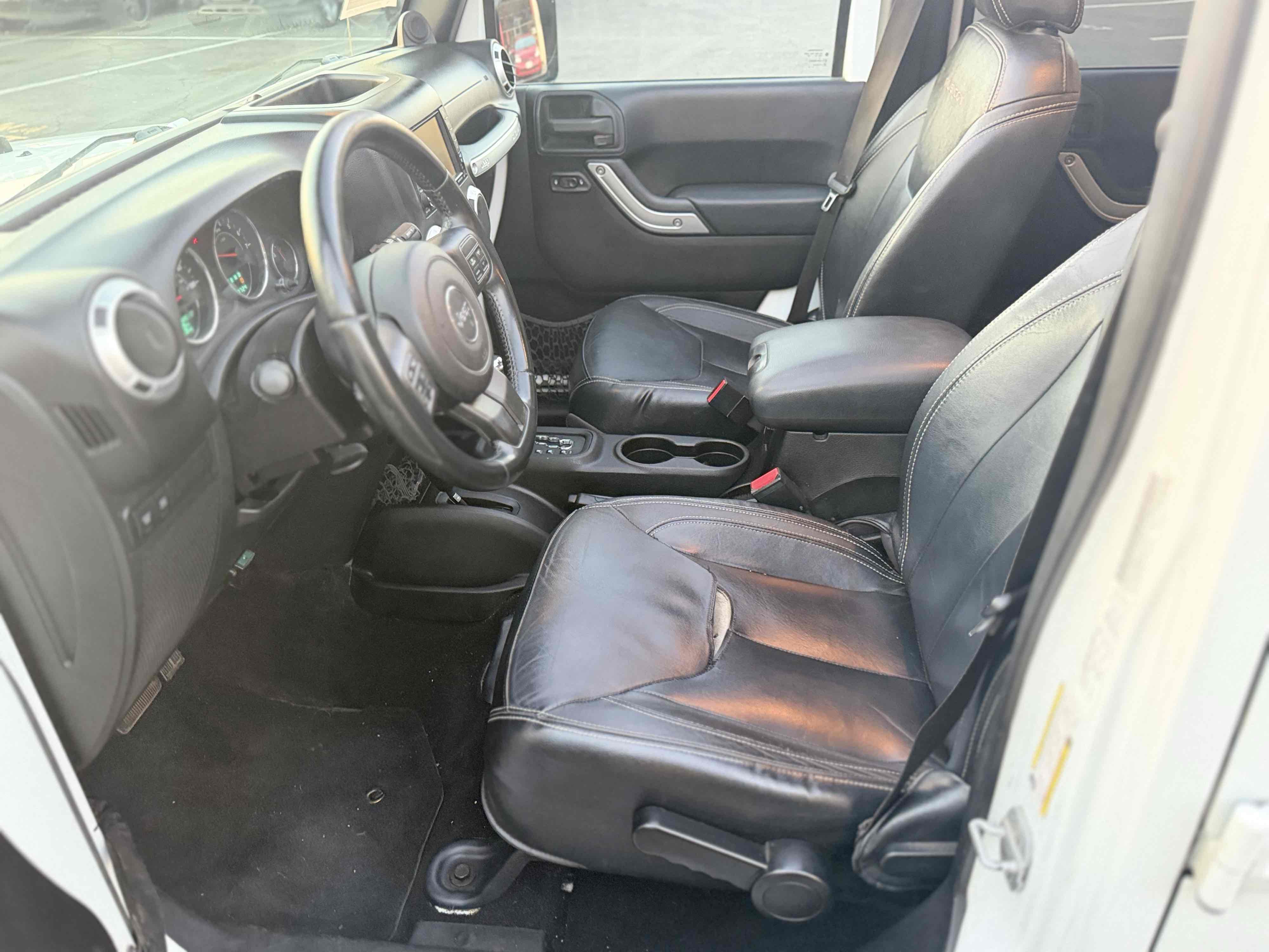 Jeep Wrangler photo 19