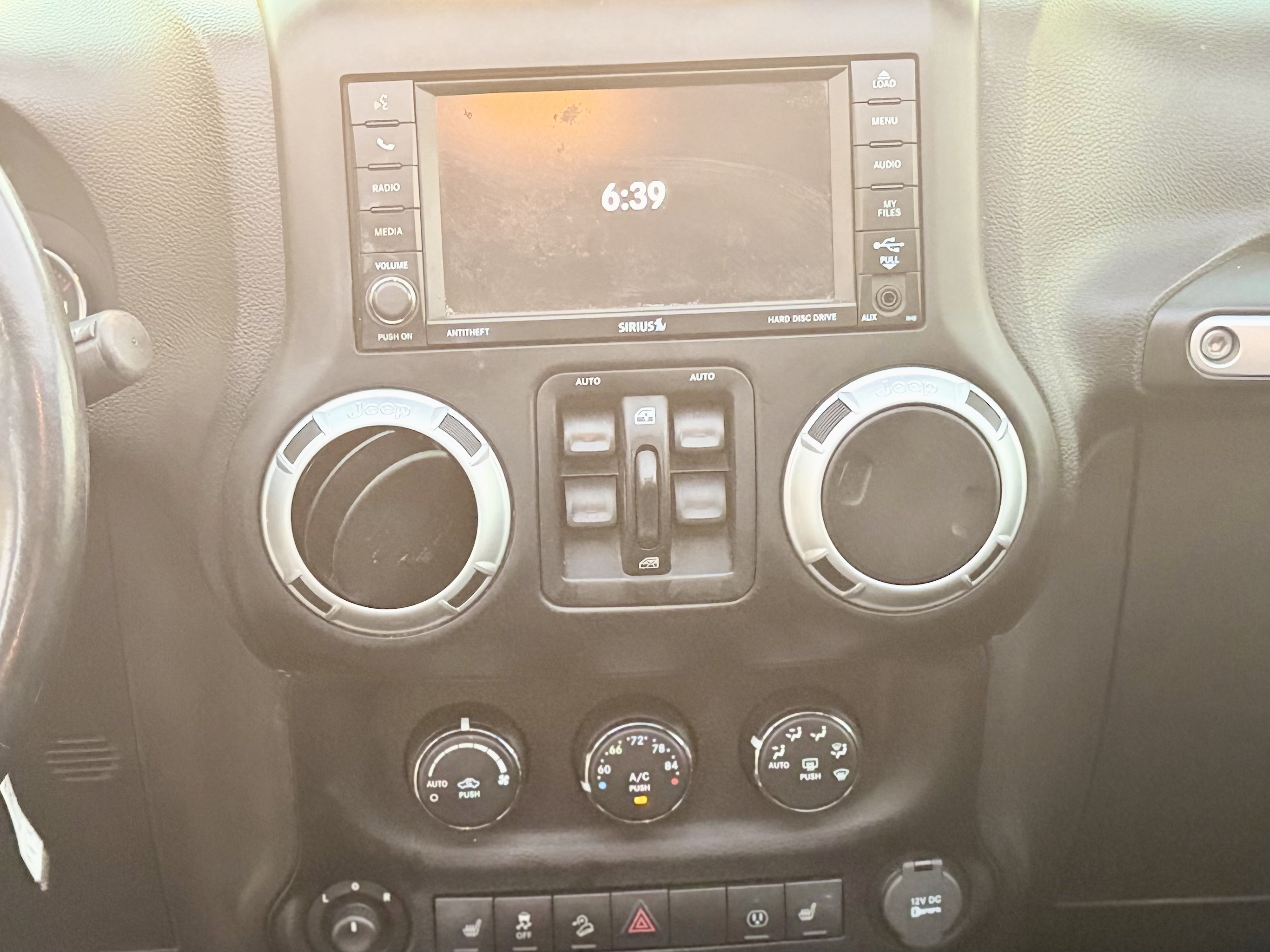 Jeep Wrangler photo 27