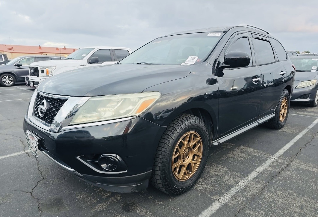 Gray (Magnetic Black) 2015 Nissan Pathfinder SUV / Crossover Front-Wheel Drive Automatic