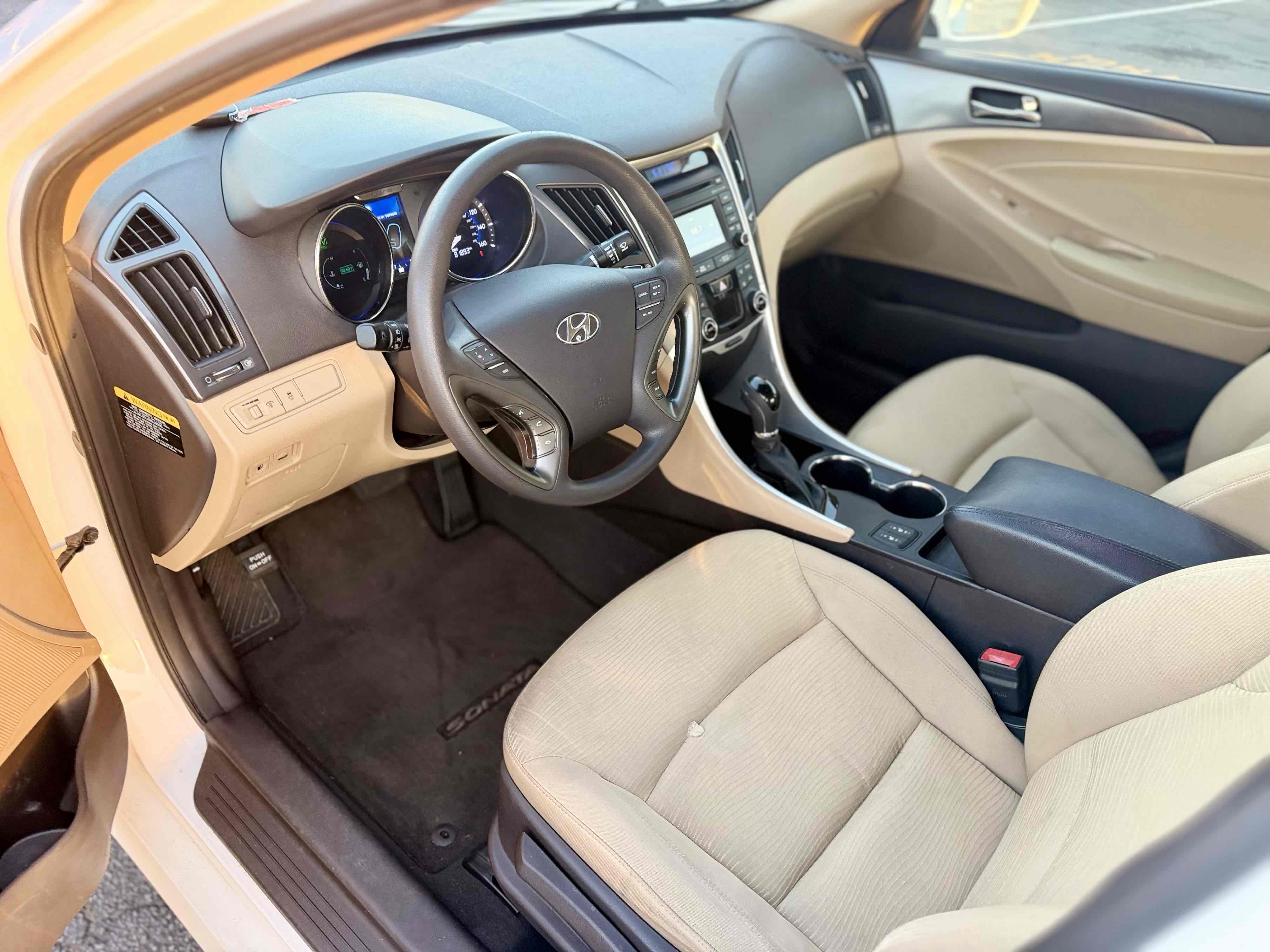 Hyundai Sonata photo 12