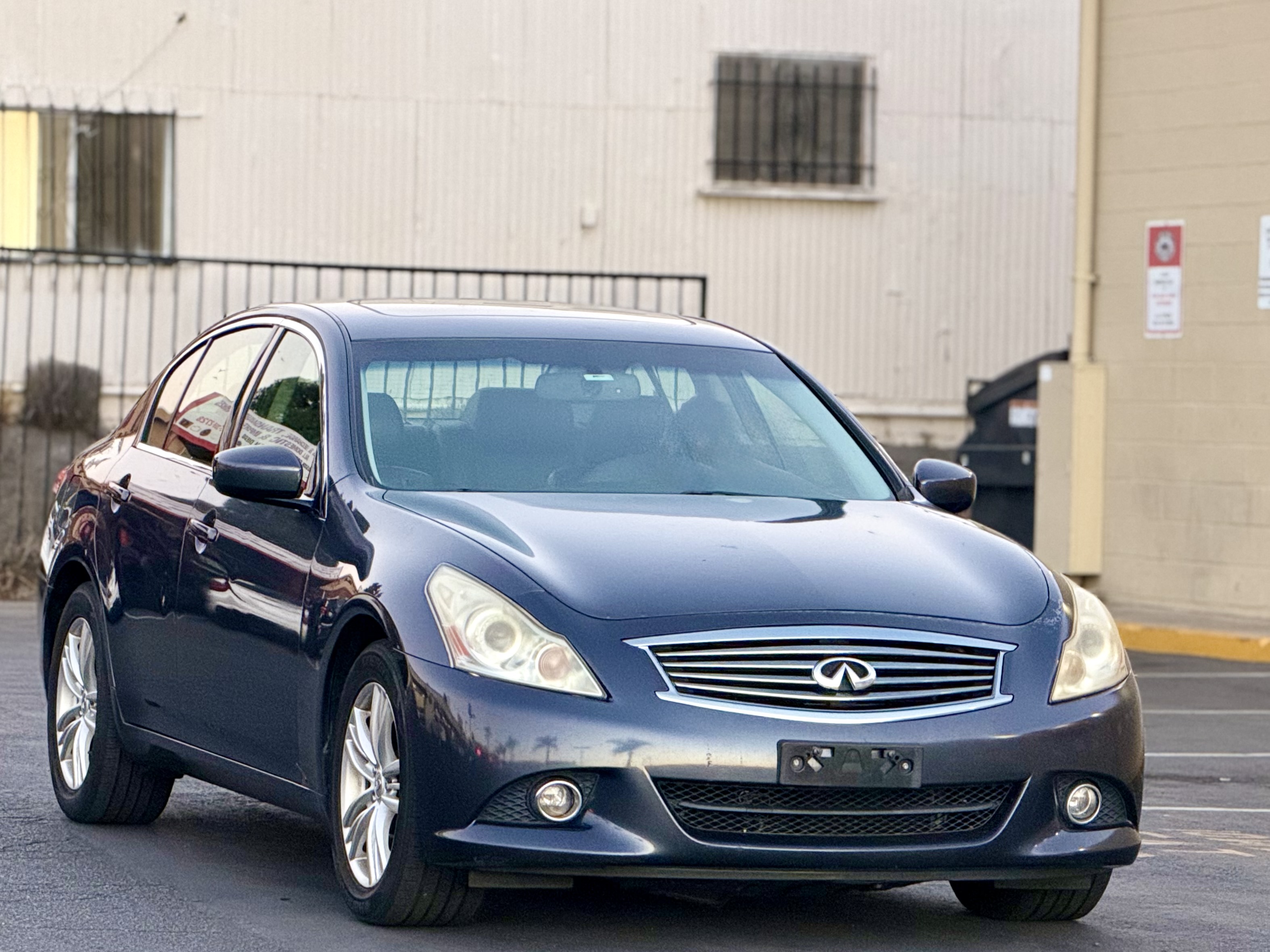 Infiniti G37 photo 3