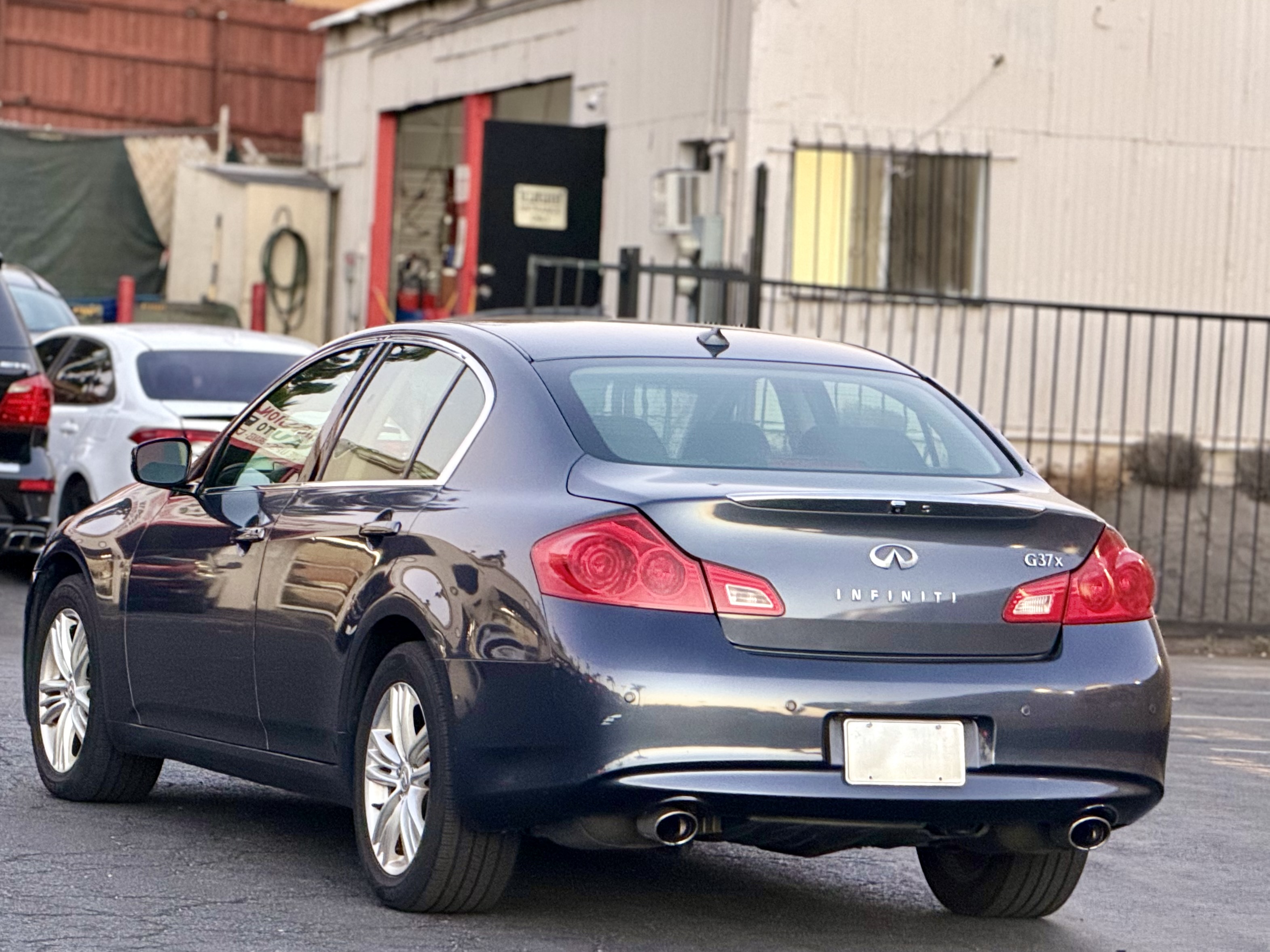Infiniti G37 photo 5
