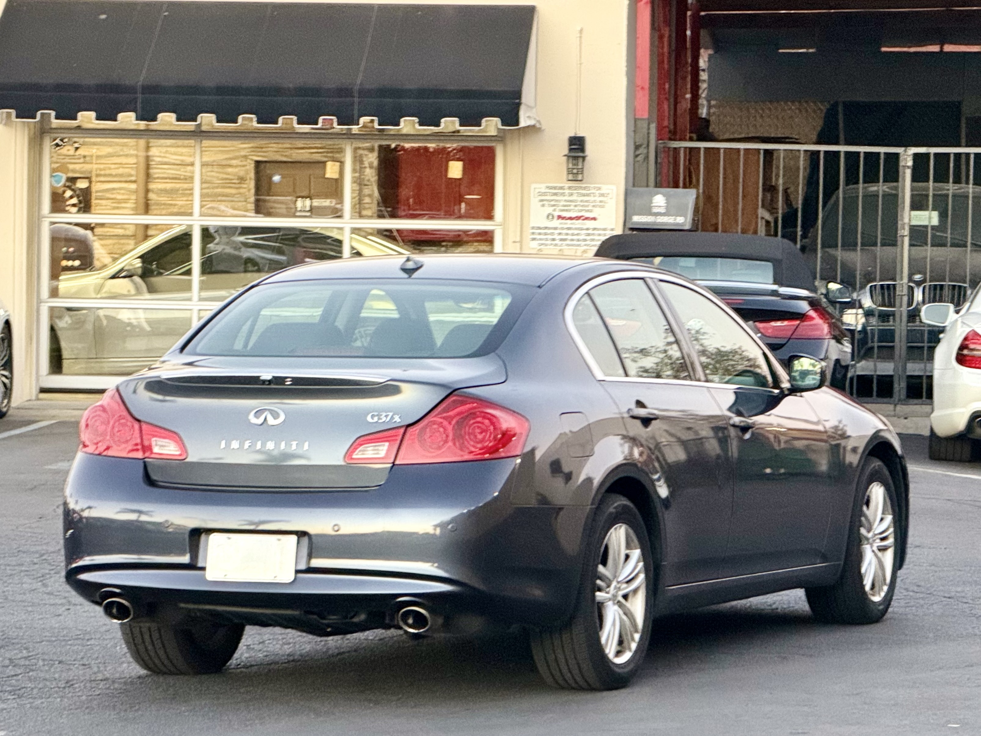 Infiniti G37 photo 7