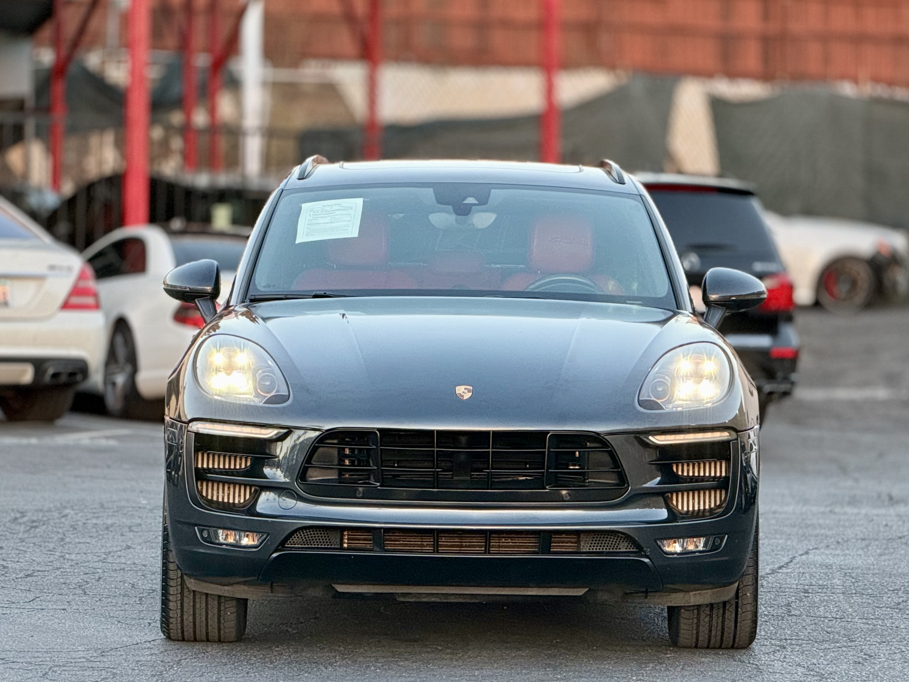 Porsche Macan photo 2